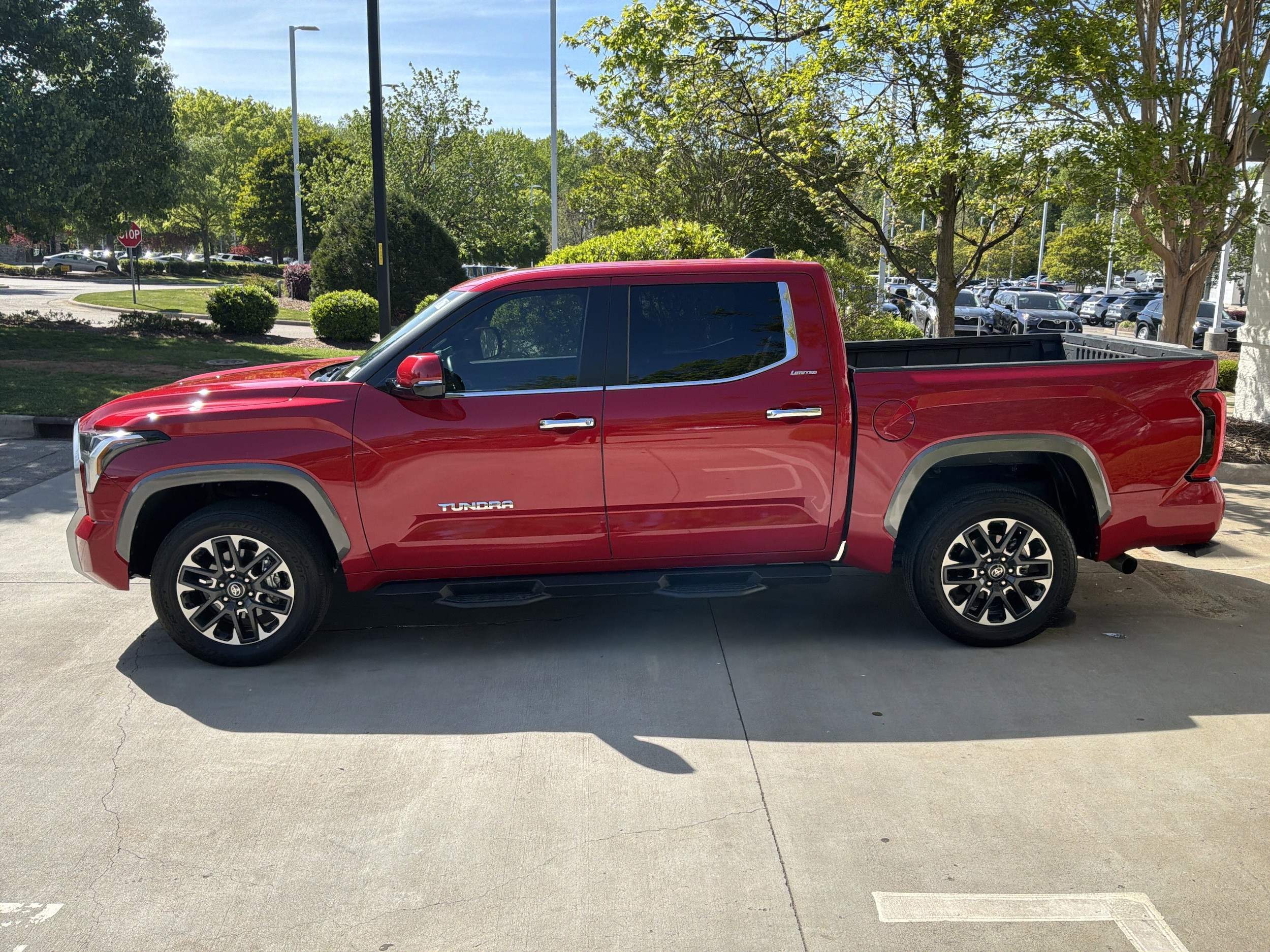 2025 Toyota Tundra 4WD Limited photo 6