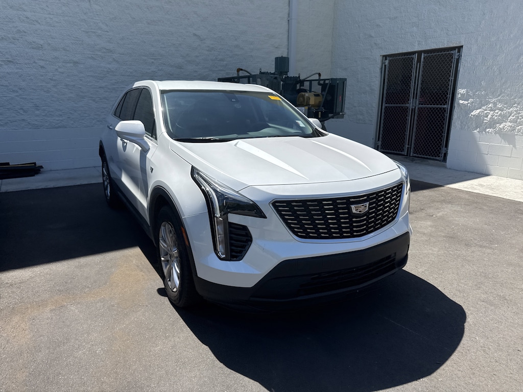 Used 2019 CADILLAC XT4 FWD Luxury SUV