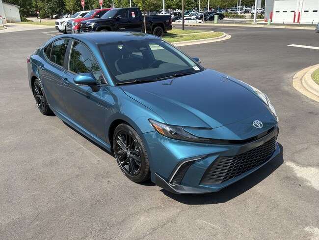 2025 Toyota Camry SE Sedan