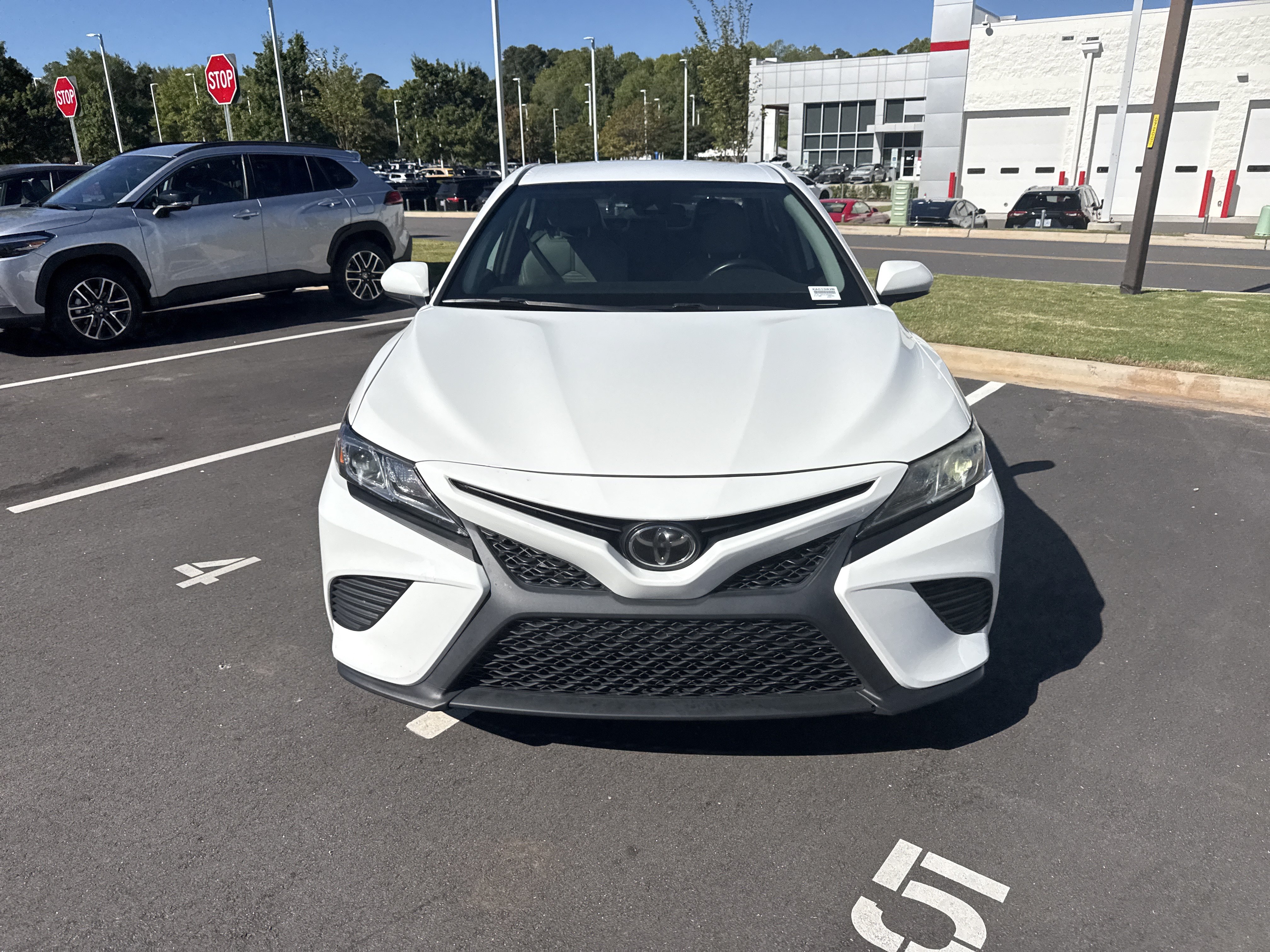 Used 2019 Toyota Camry SE Sedan