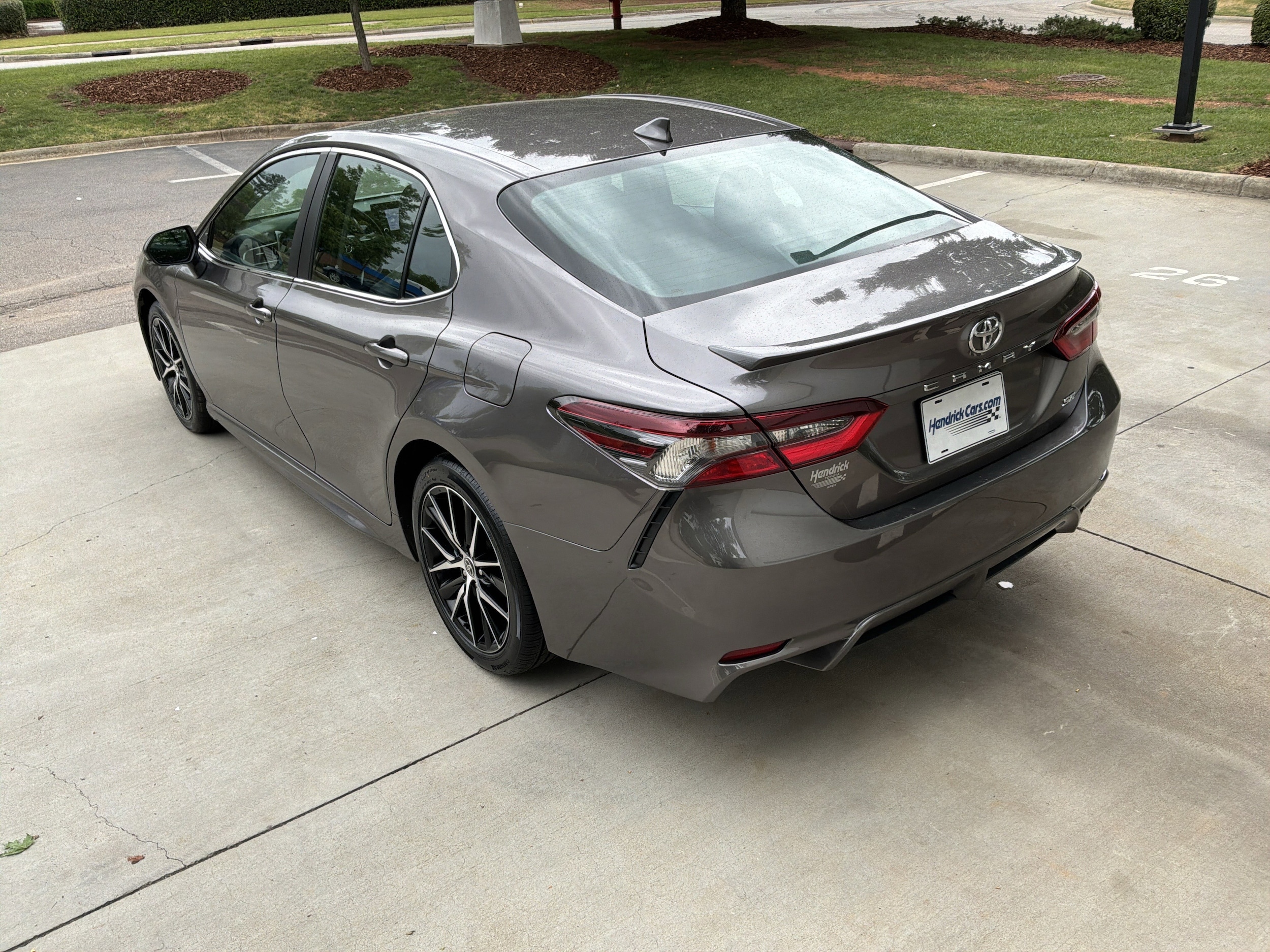 2024 Toyota Camry SE photo 3