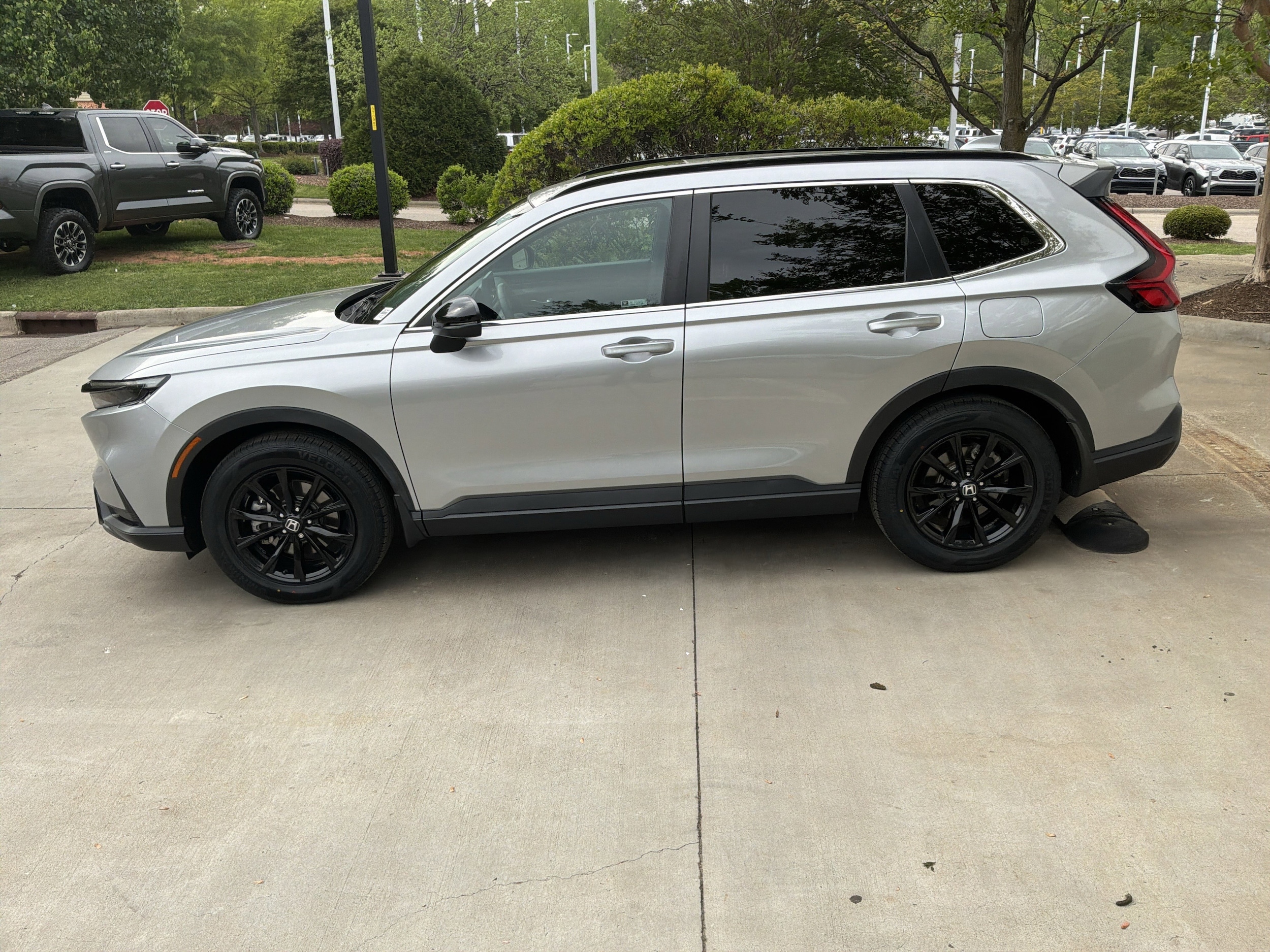 2023 Honda CR-V Hybrid Sport photo 5