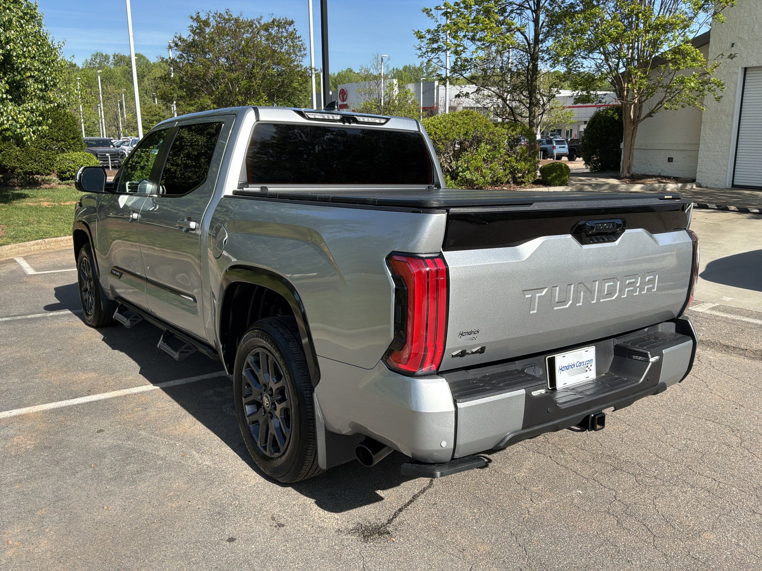 2025 Toyota Tundra 4WD Platinum photo 6