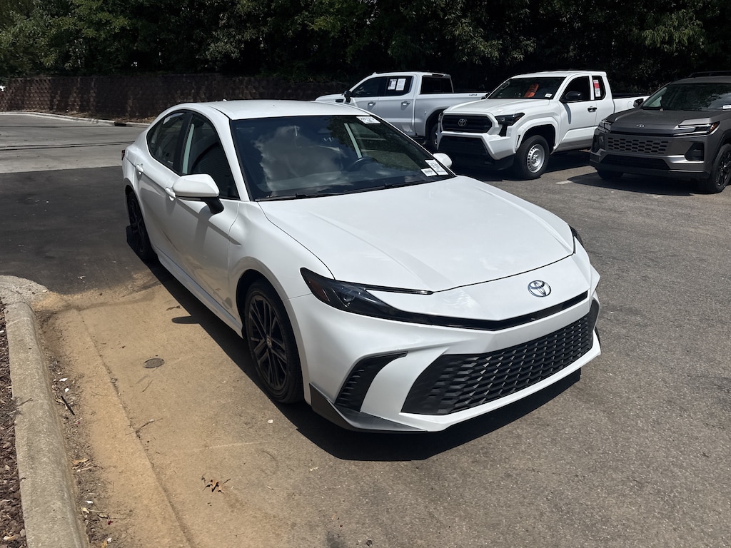 Used 2025 Toyota Camry SE Sedan