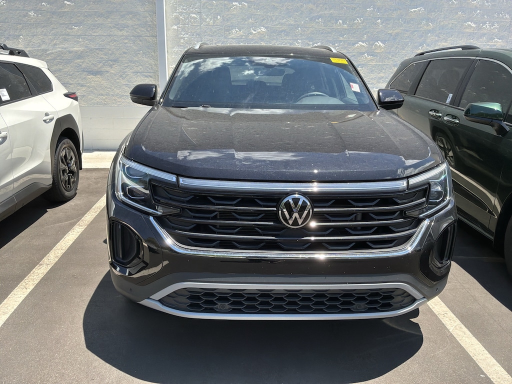 Used 2024 Volkswagen Atlas Cross Sport 2.0T SE w/Technology SUV