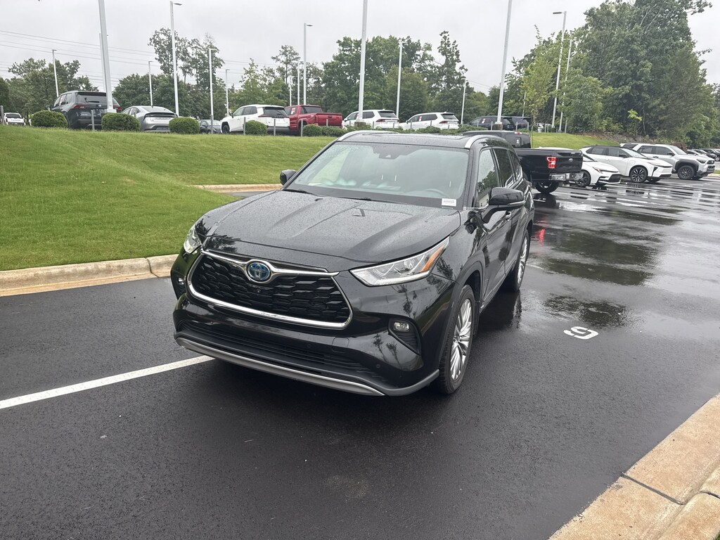 Certified 2024 Toyota Highlander Hybrid Platinum SUV
