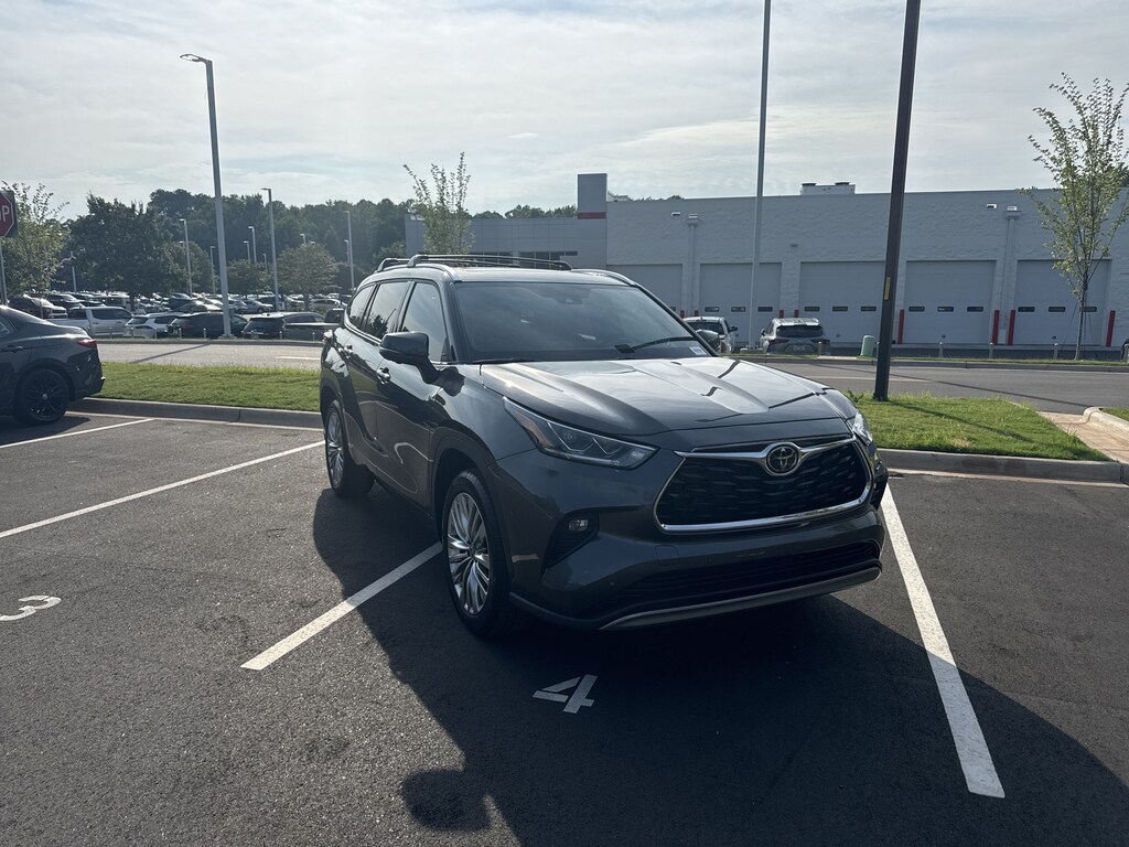 Used 2023 Toyota Highlander Platinum SUV
