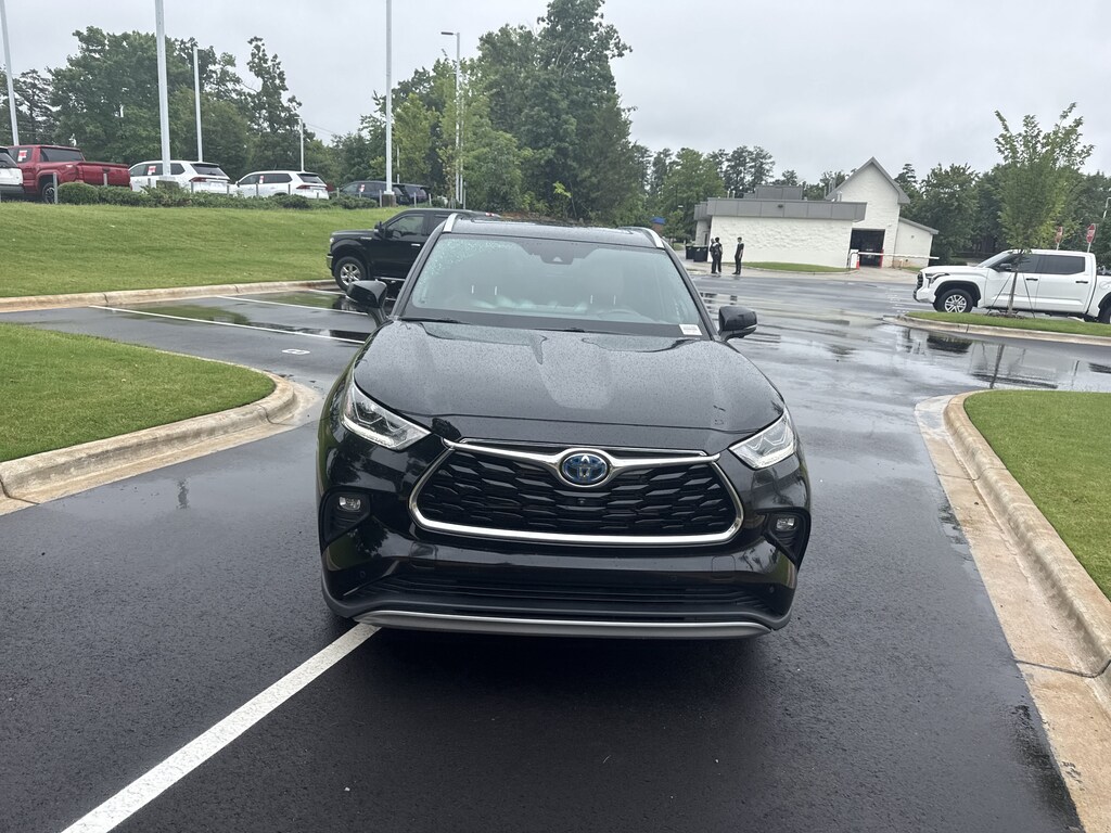 Certified 2024 Toyota Highlander Hybrid Platinum SUV