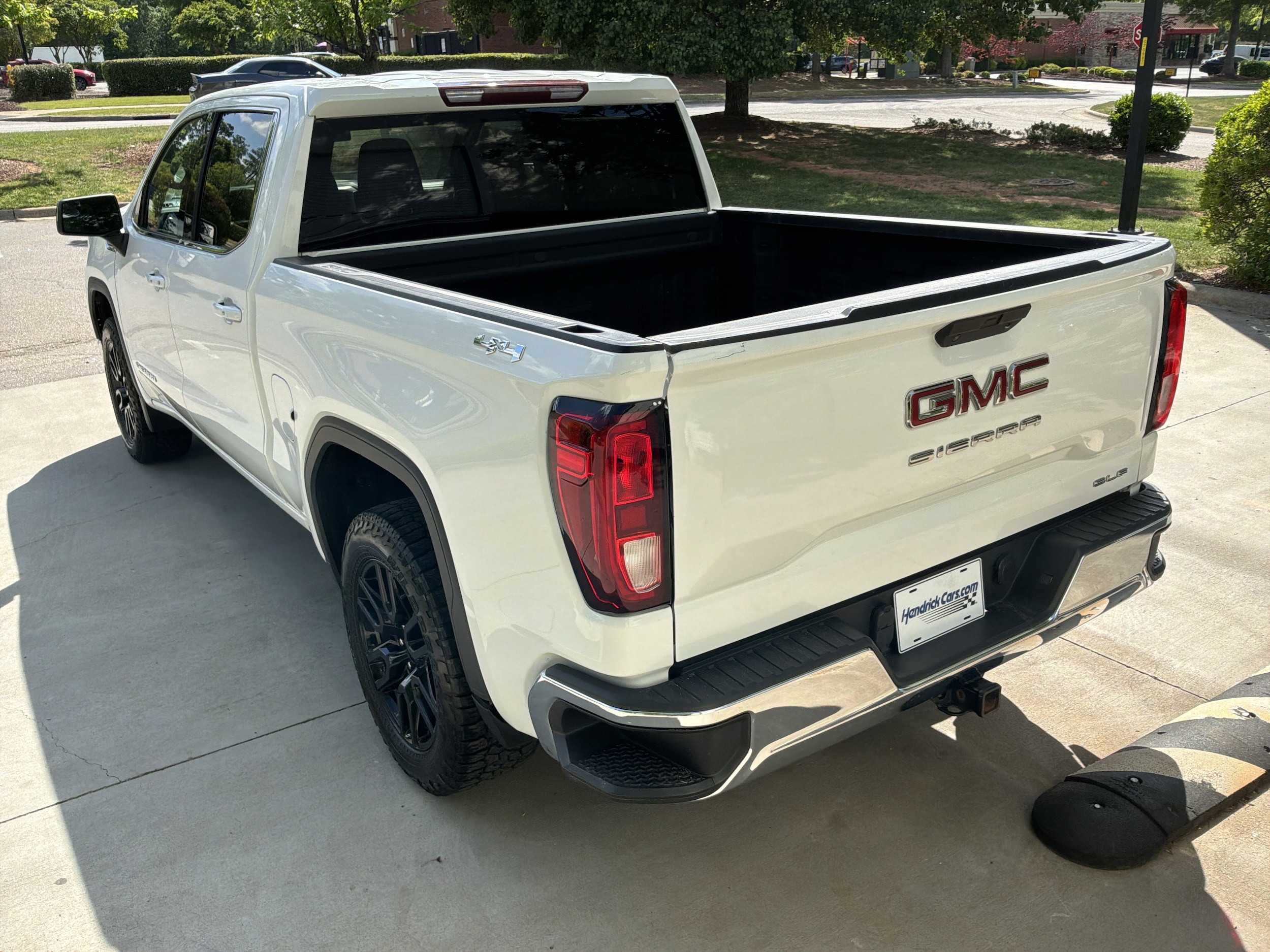 2020 GMC Sierra 1500 SLE photo 3