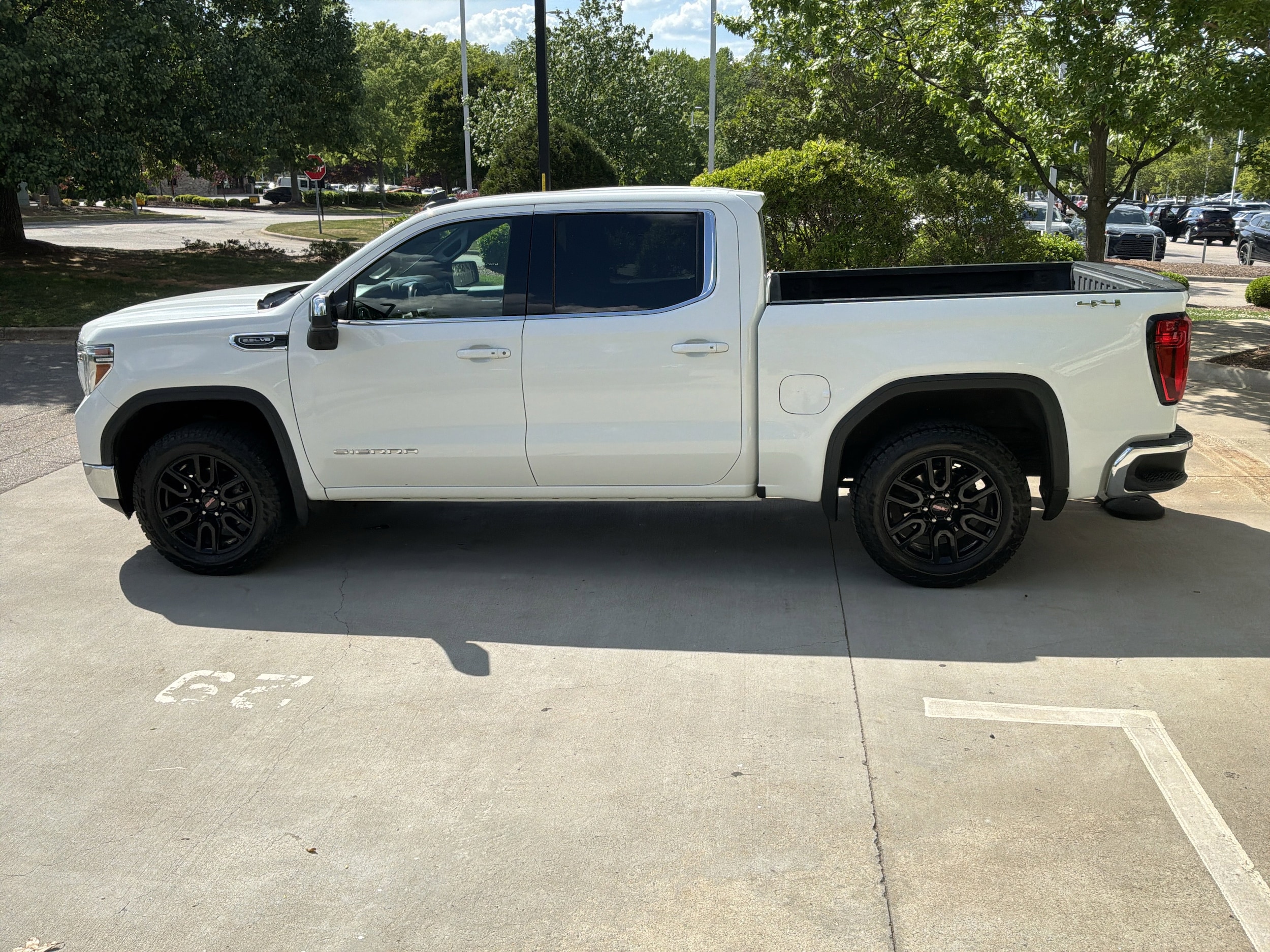 2020 GMC Sierra 1500 SLE photo 6