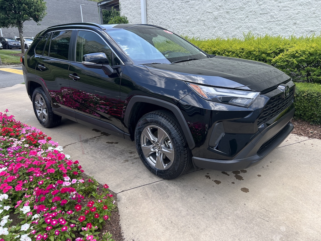 Used 2025 Toyota RAV4 Hybrid XLE SUV