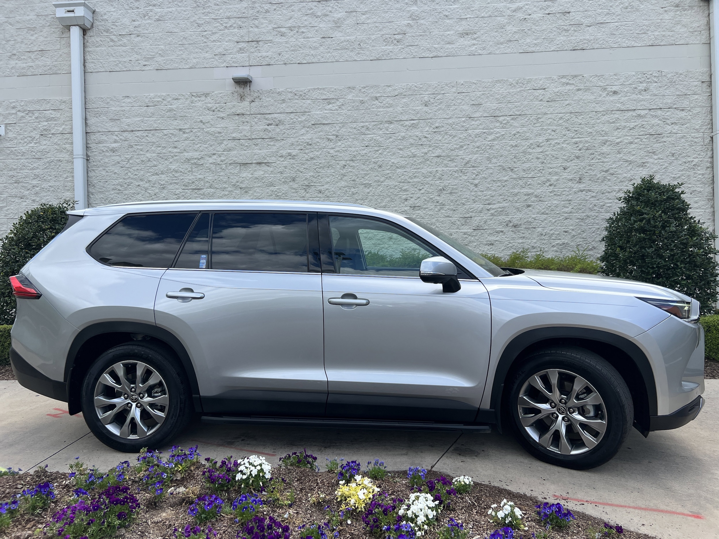 2024 Toyota Grand Highlander Limited photo 5