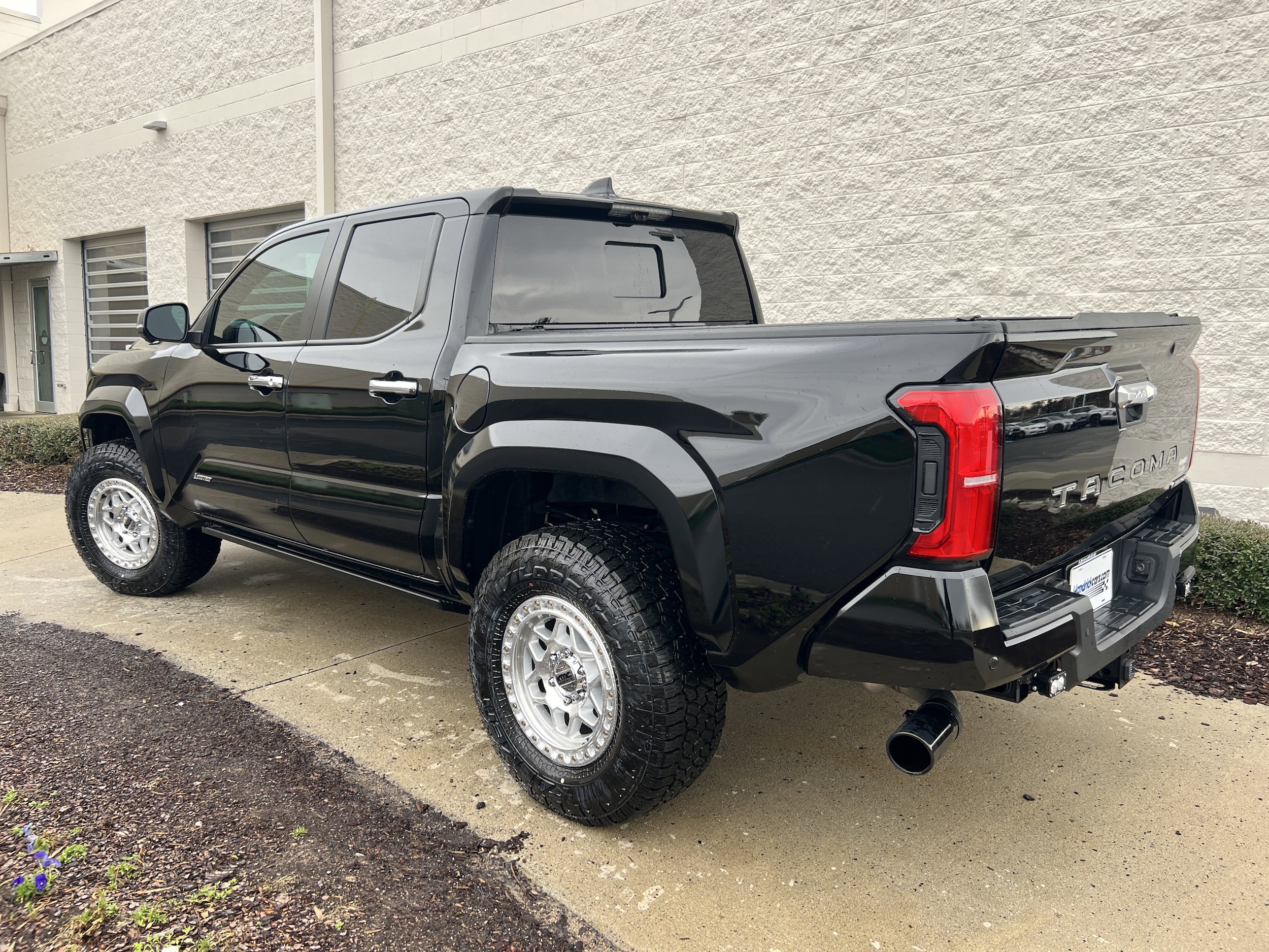 2024 Toyota Tacoma 4WD Limited Hybrid photo 6