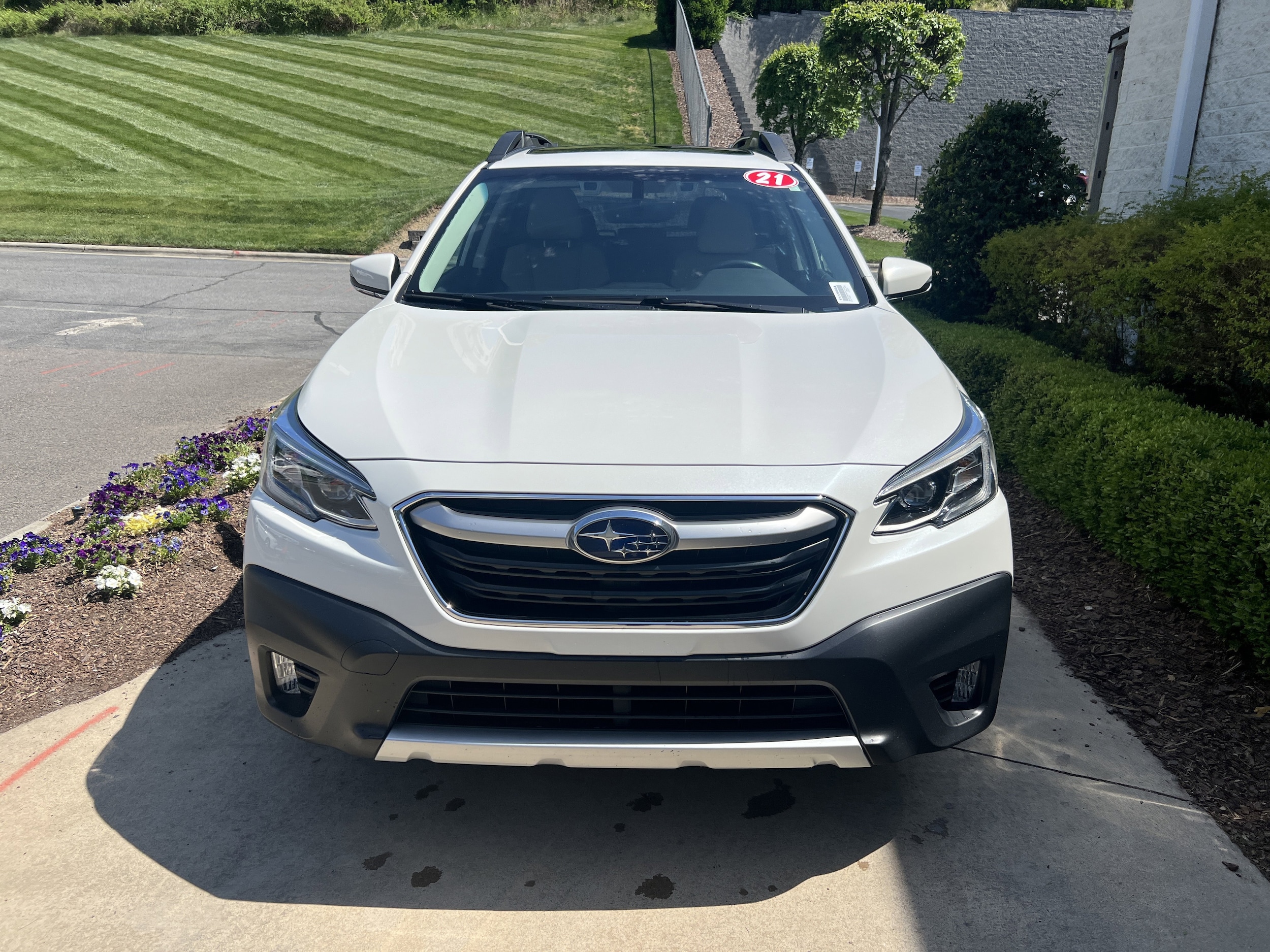 2021 Subaru Outback Limited photo 2