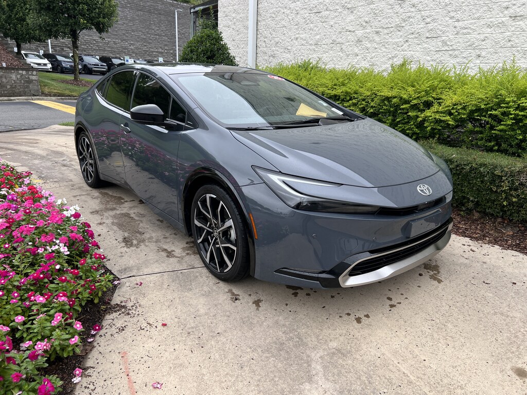 Used 2025 Toyota Prius Plug-In Hybrid XSE Premium Hatchback