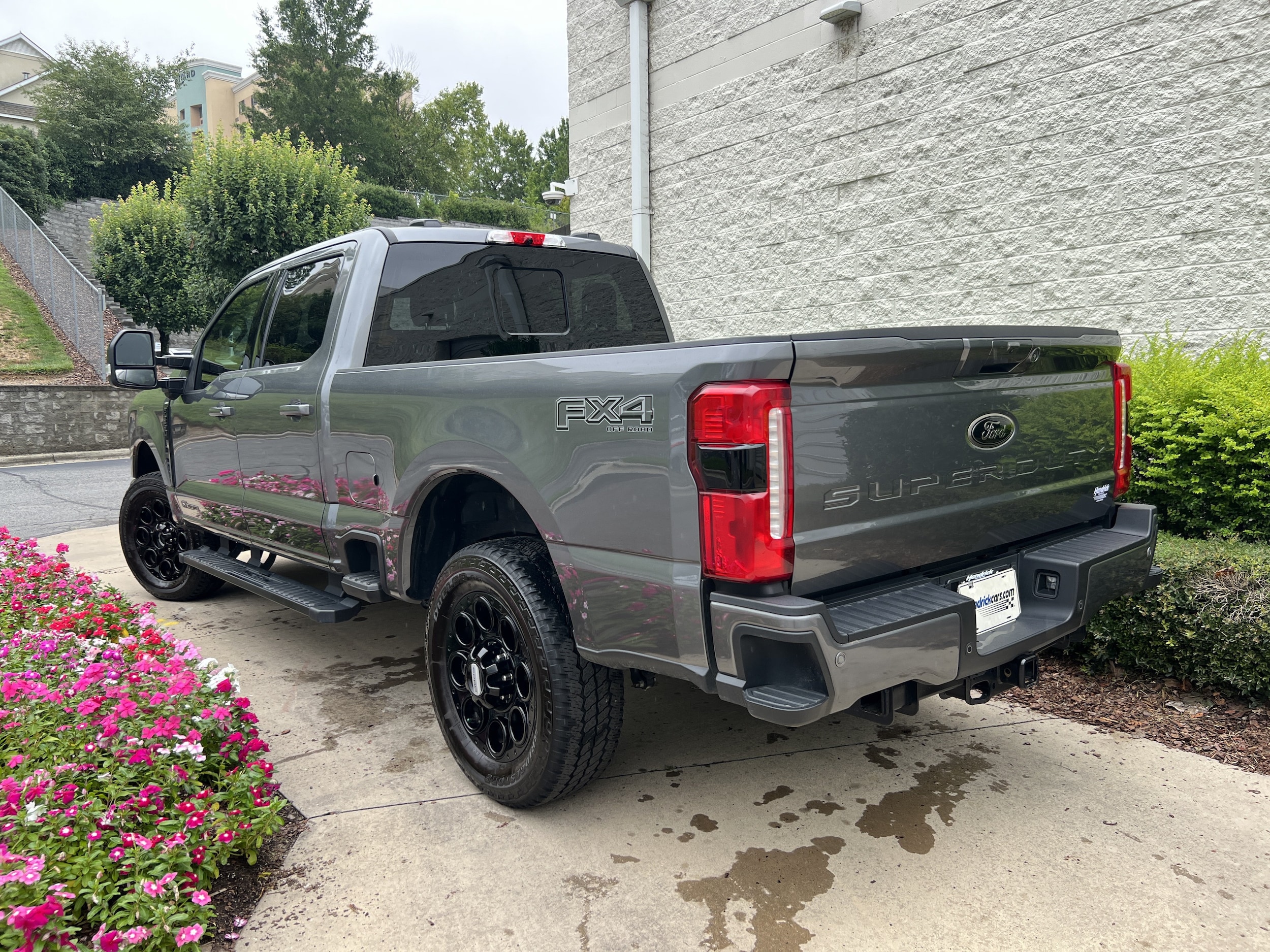Ford Super Duty F-350 SRW LARIAT