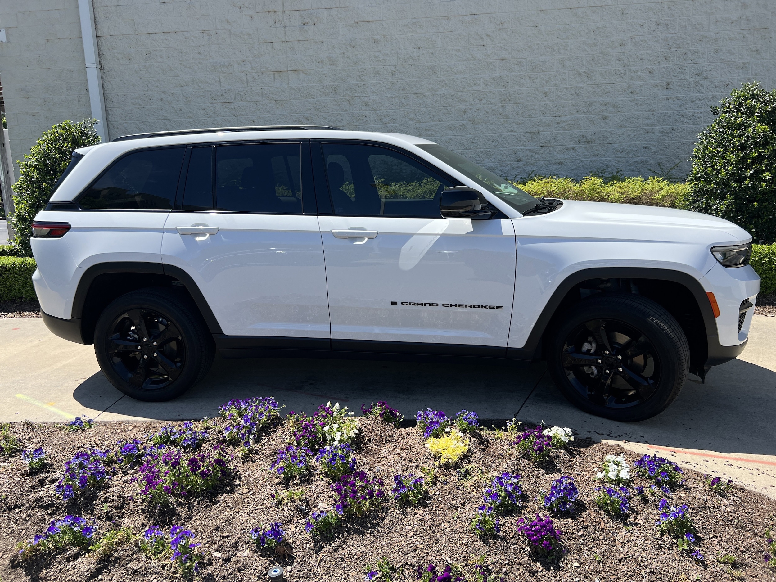 2023 Jeep Grand Cherokee Altitude photo 6