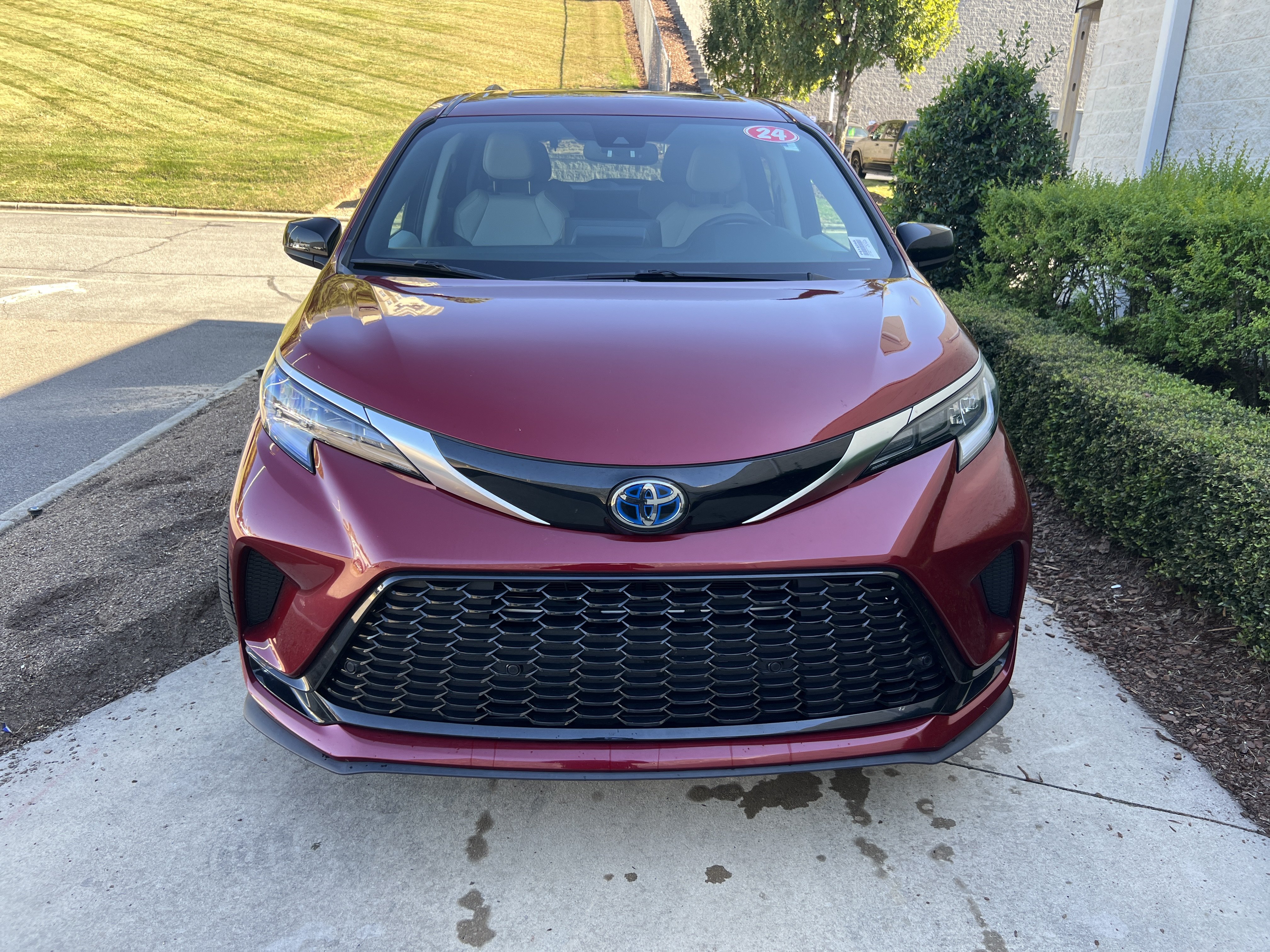 Used 2024 Toyota Sienna XSE Minivan