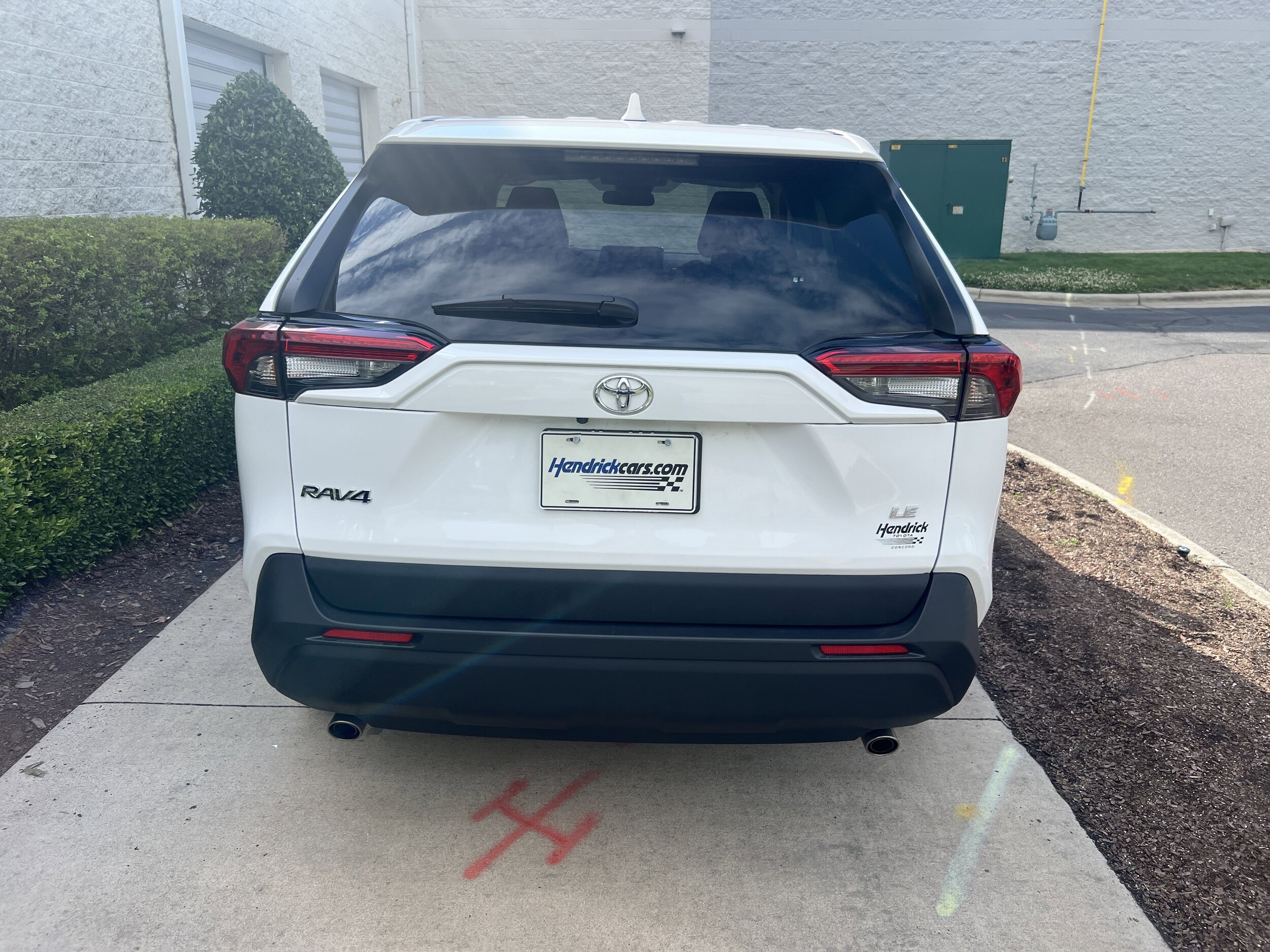 2025 Toyota RAV4 LE photo 3