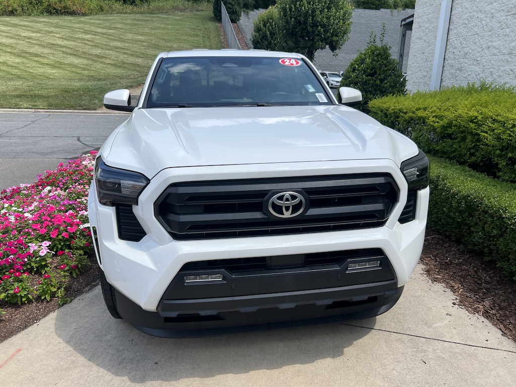 Used 2024 Toyota Tacoma 2WD SR5 Pickup