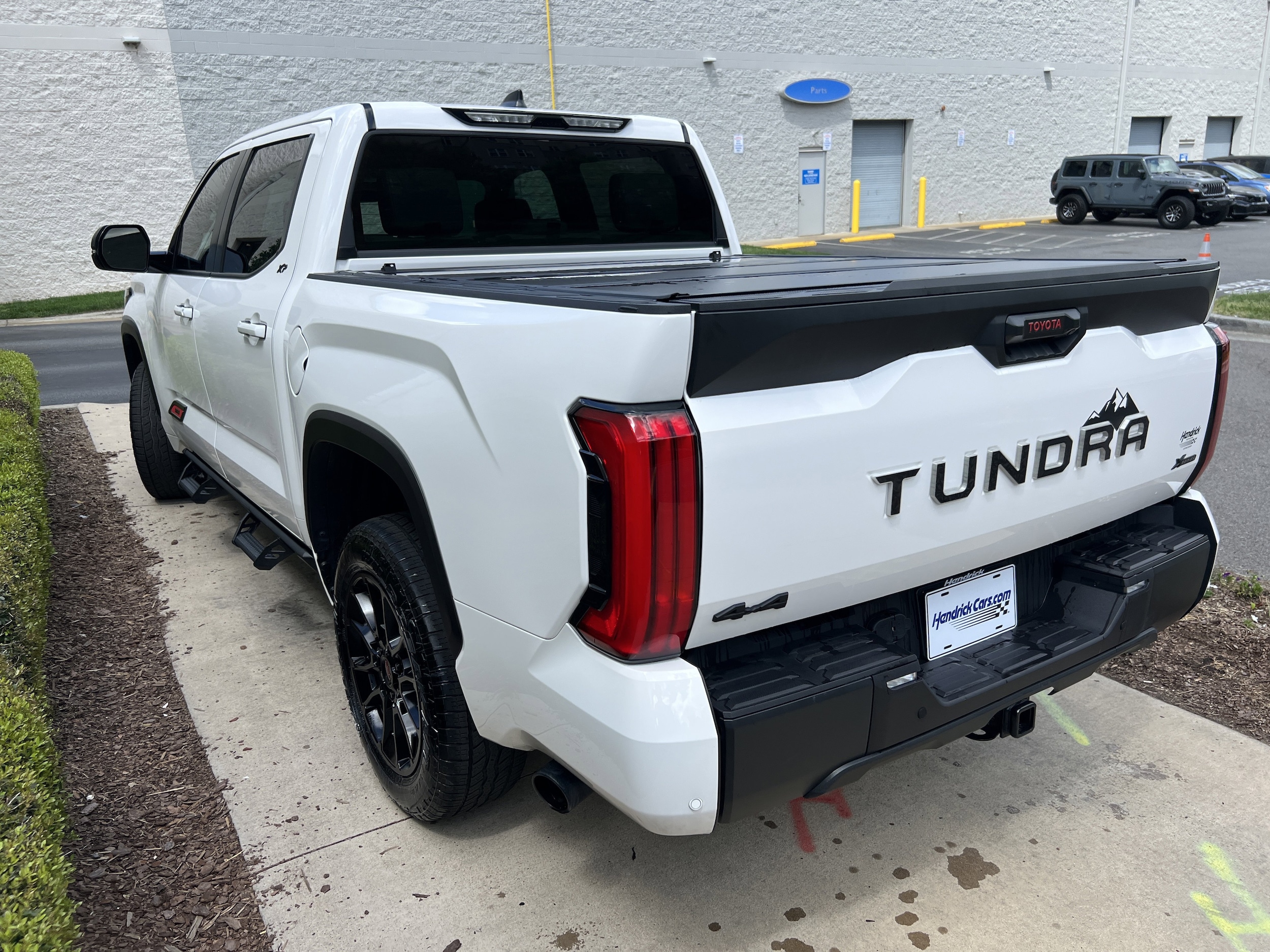 2025 Toyota Tundra 4WD SR5 photo 5
