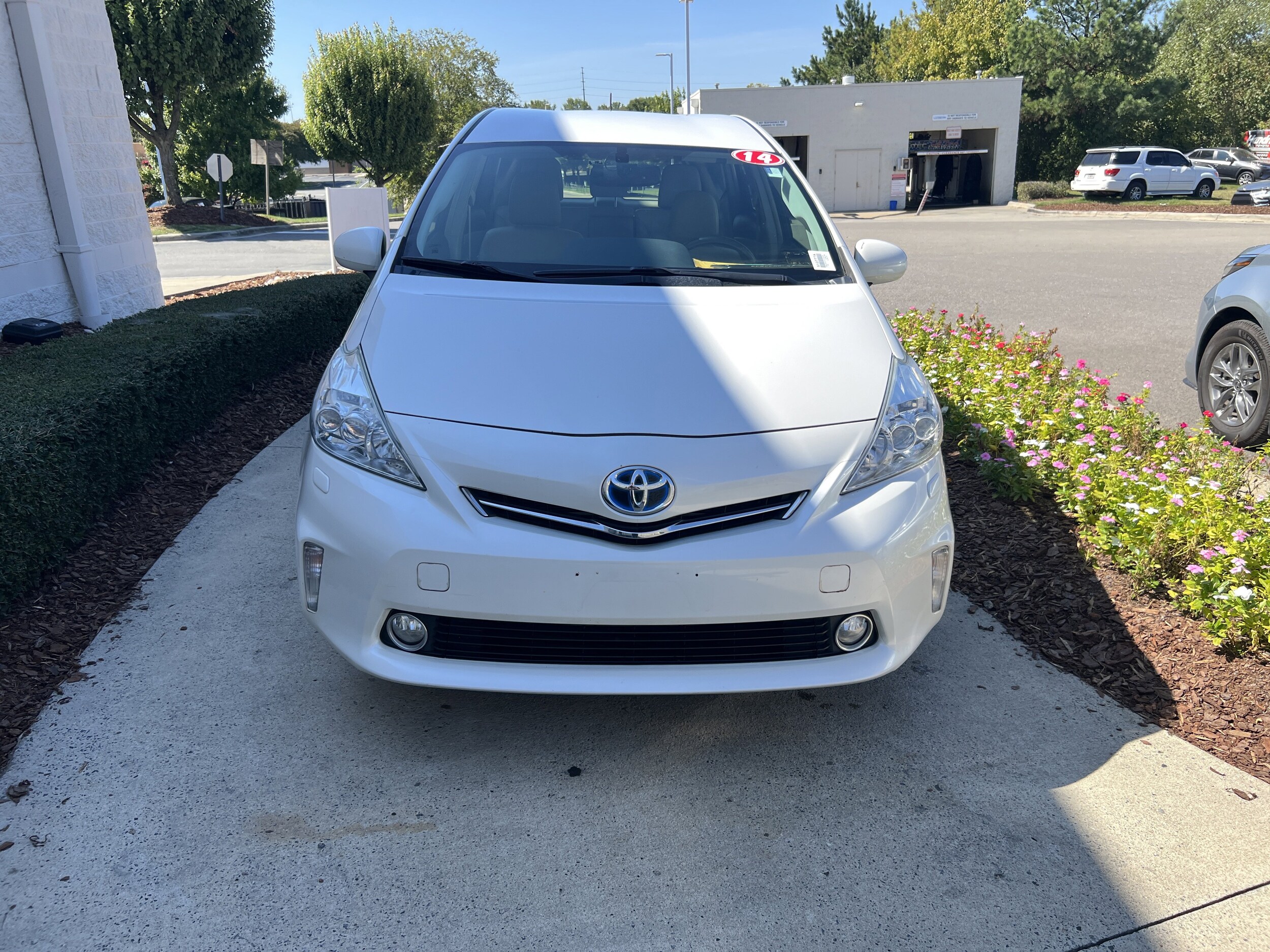 2014 Toyota Prius V Five photo 2