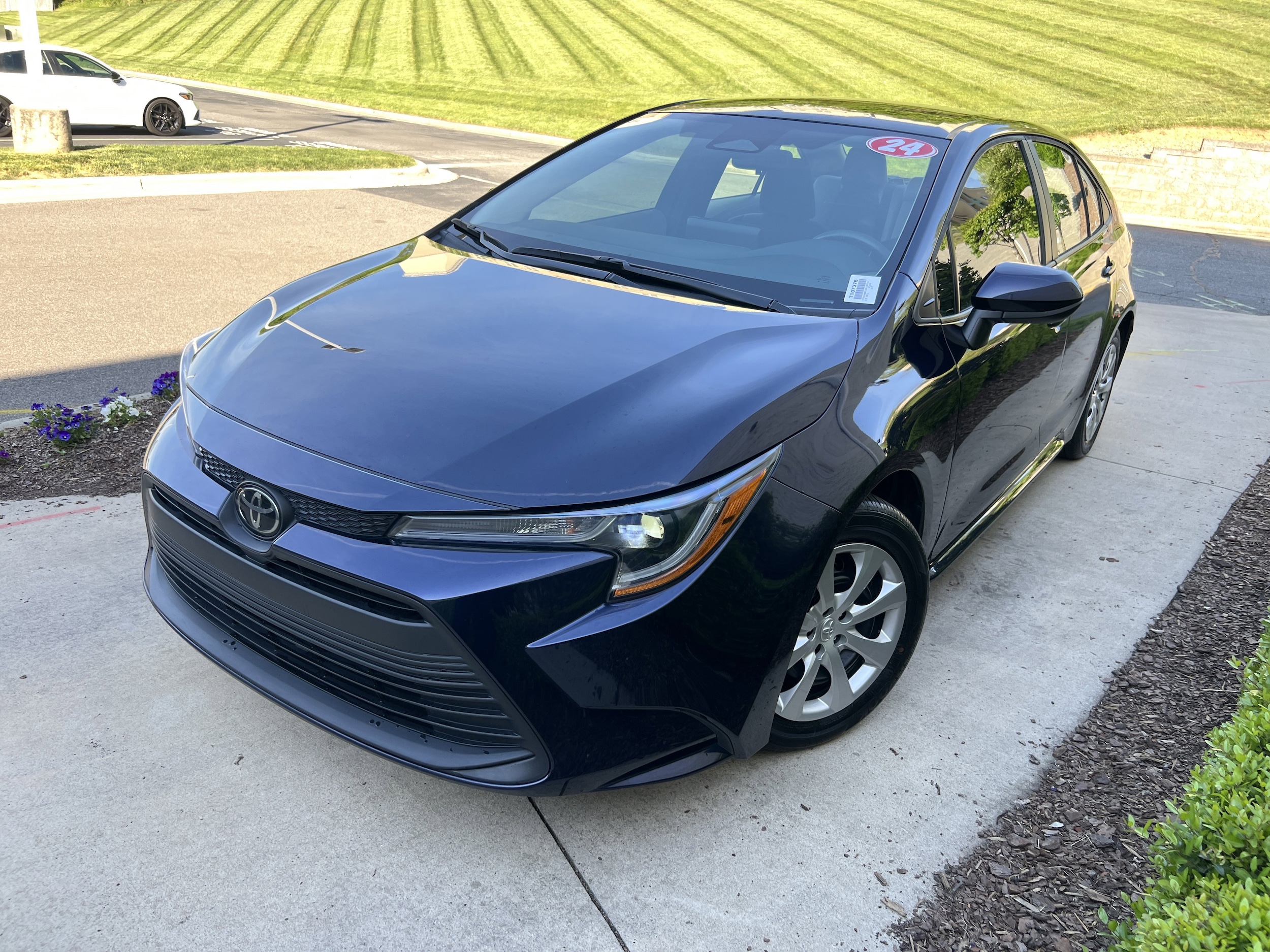 2024 Toyota Corolla LE photo 4