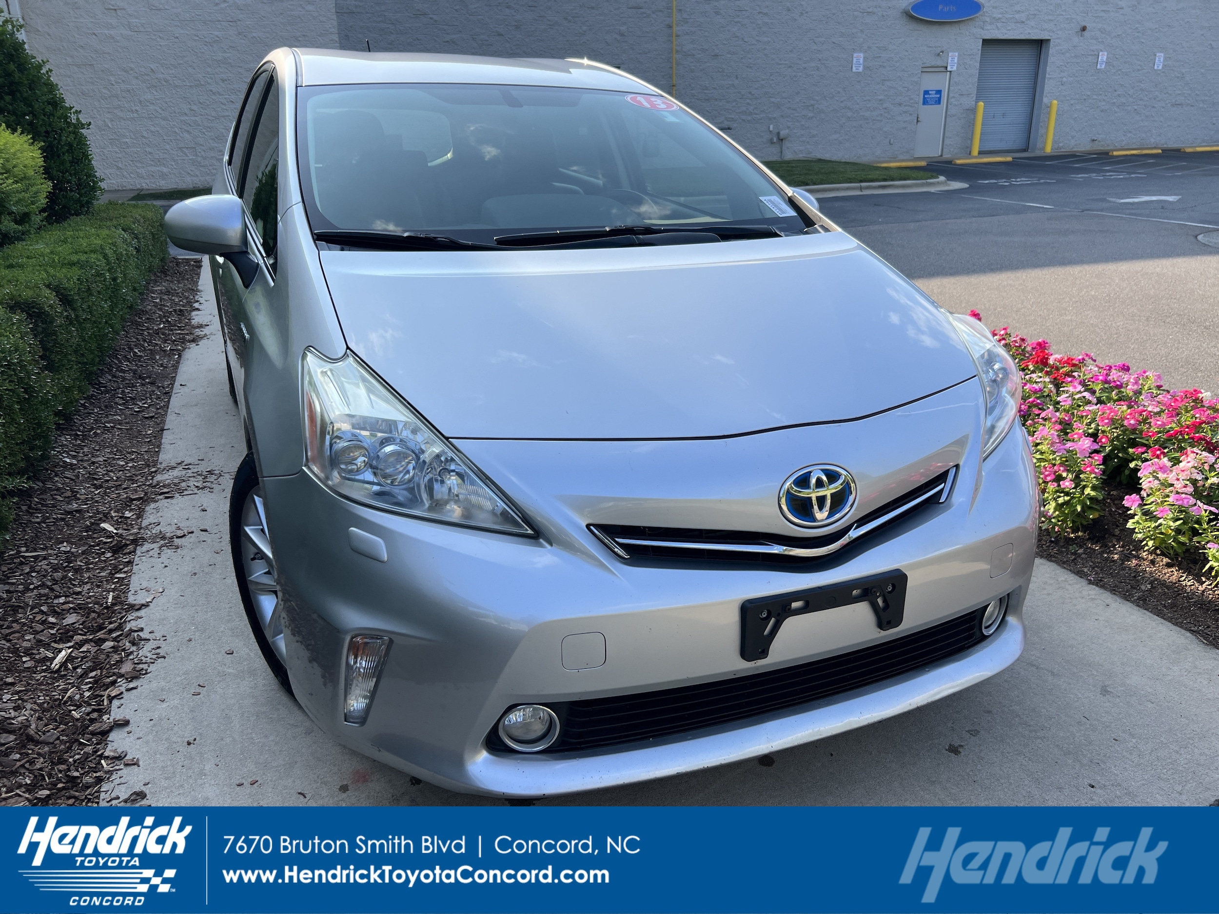 Toyota Prius V Five