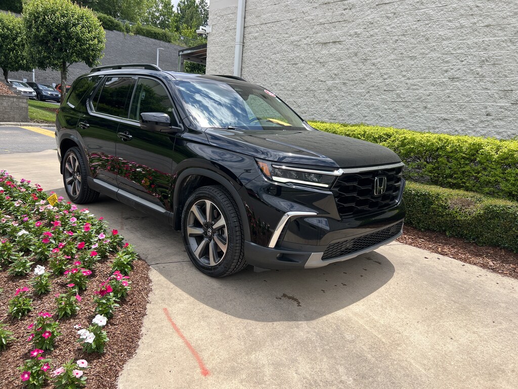 Used 2023 Honda Pilot Elite SUV