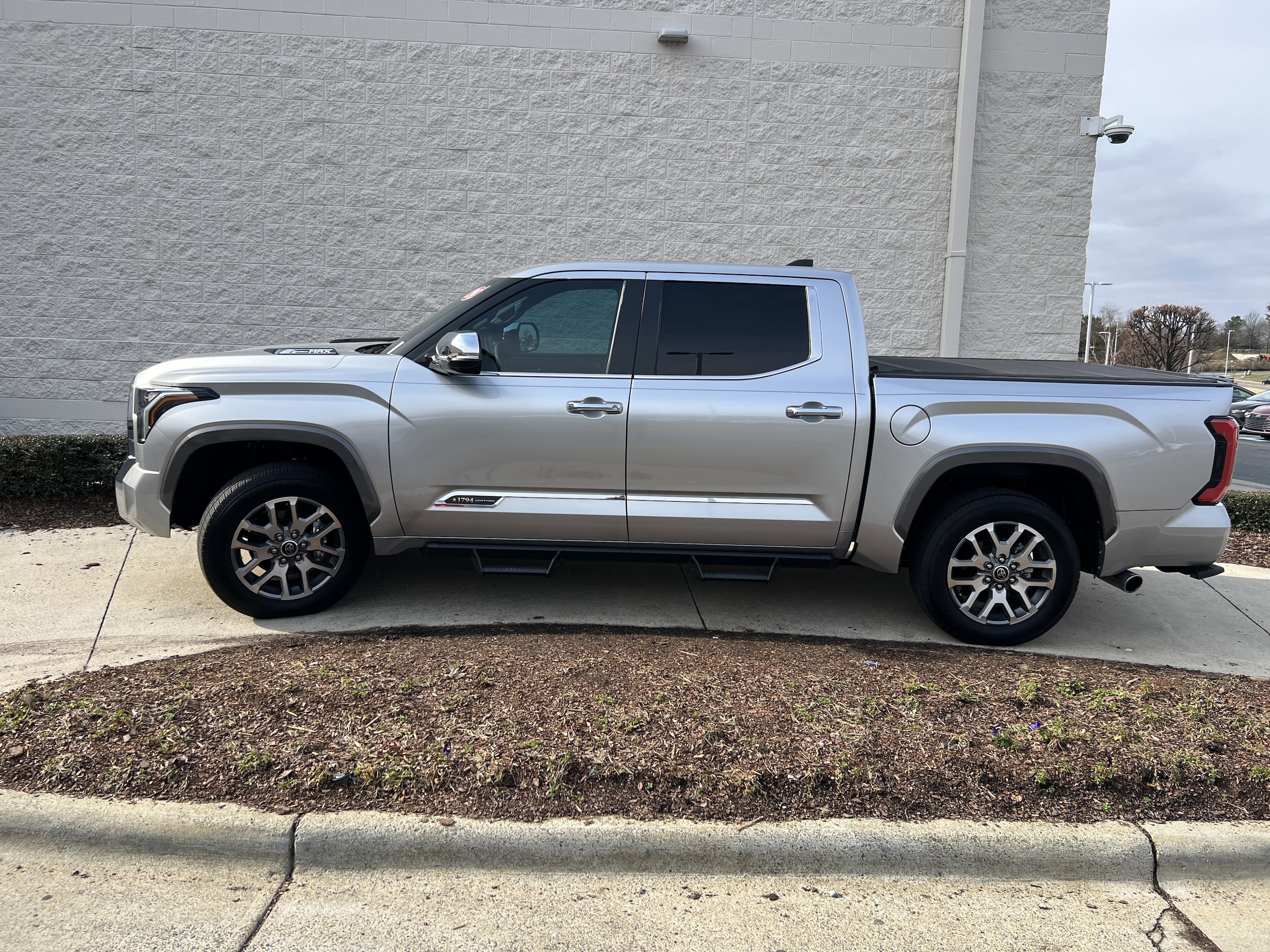 2024 Toyota Tundra 4WD 1794 Edition Hybrid photo 5