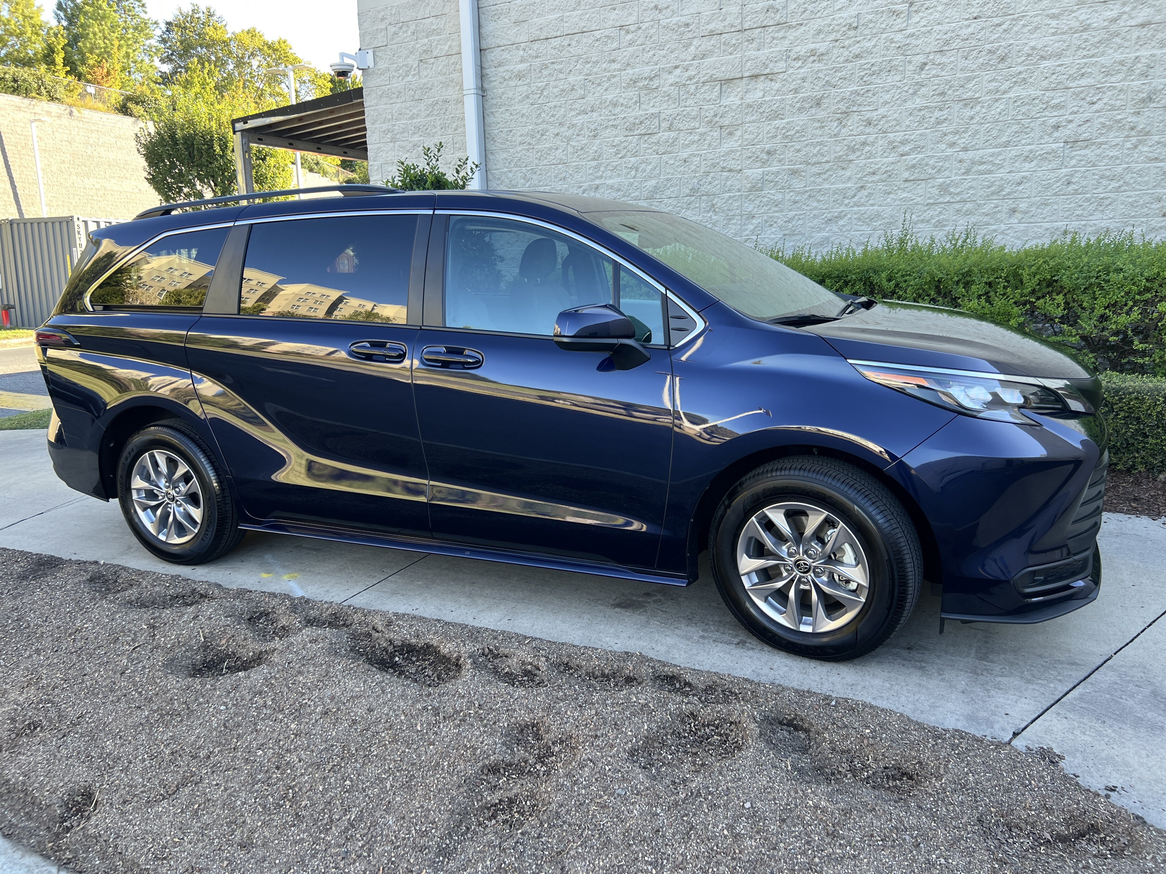 Used 2026 Toyota Sienna LE Minivan
