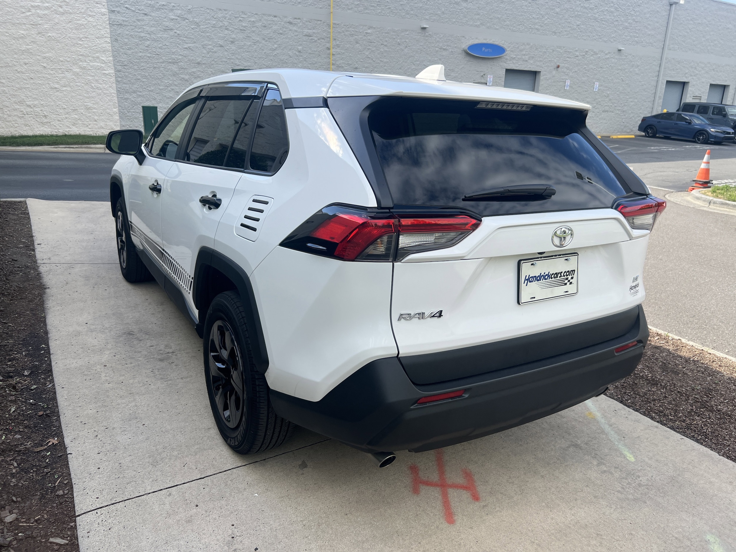 2025 Toyota RAV4 LE photo 6