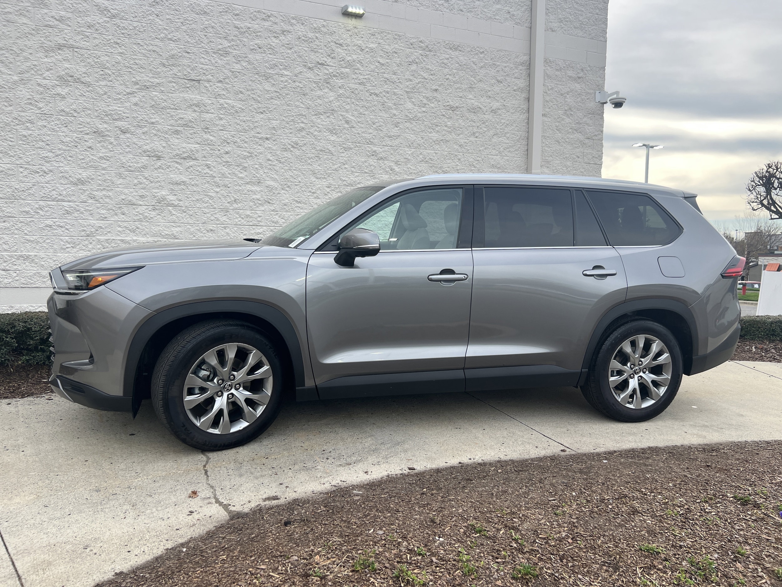 2025 Toyota Grand Highlander Limited photo 5