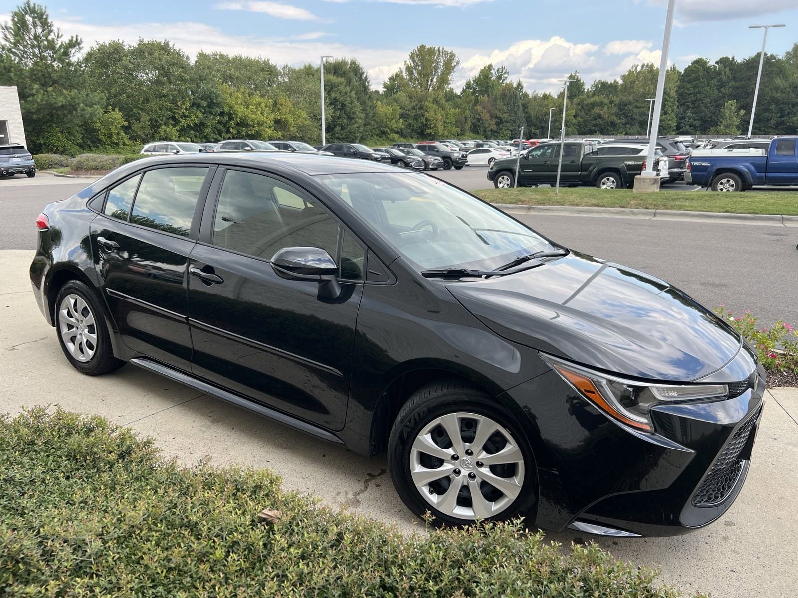 Certified 2022 Toyota Corolla LE with VIN JTDEPMAE7NJ225388 for sale in Concord, NC