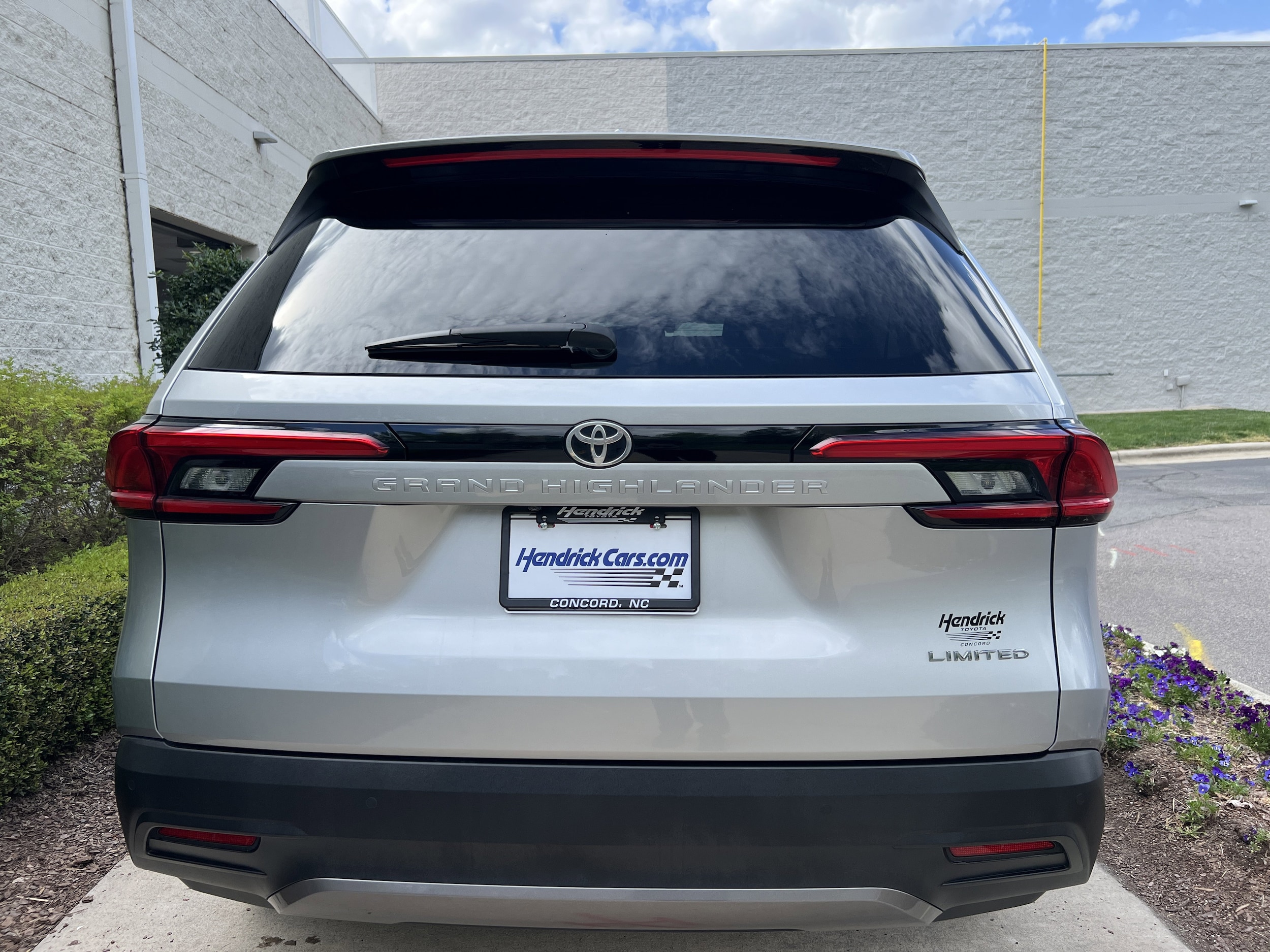 2024 Toyota Grand Highlander Limited photo 3