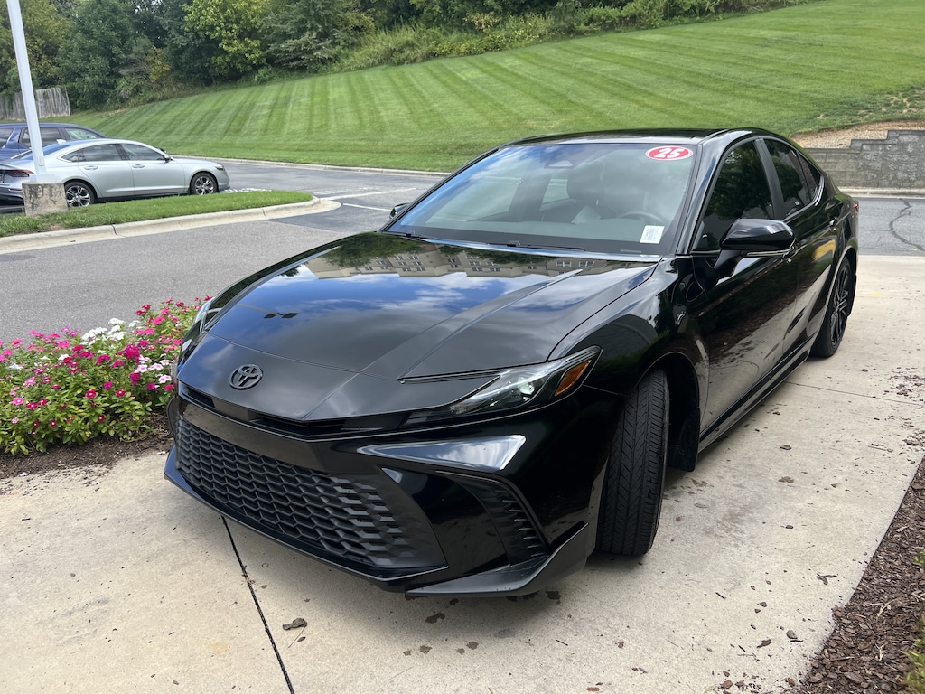 Used 2025 Toyota Camry SE Sedan