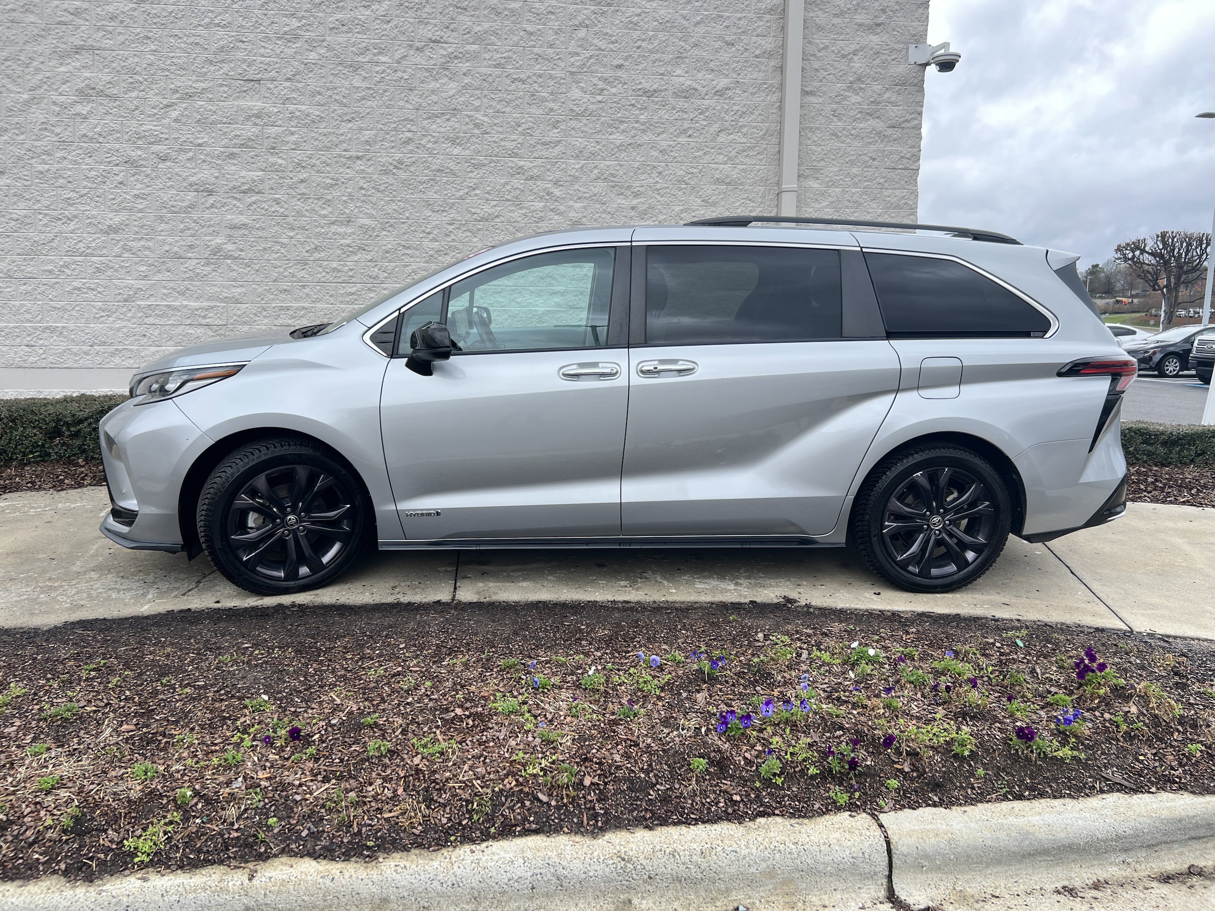 2021 Toyota Sienna XSE photo 6