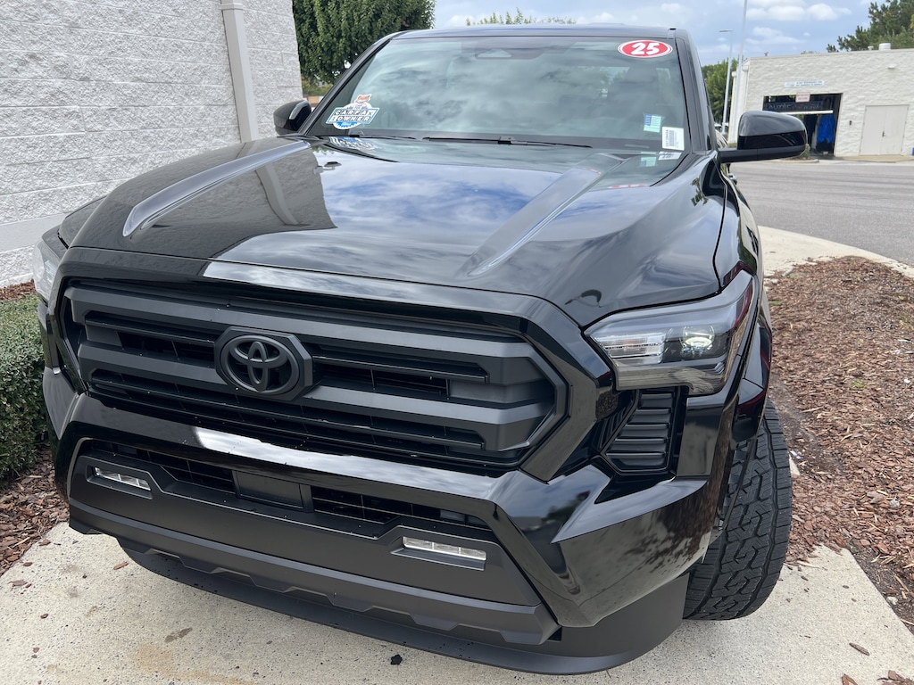 Used 2025 Toyota Tacoma 4WD SR5 Pickup