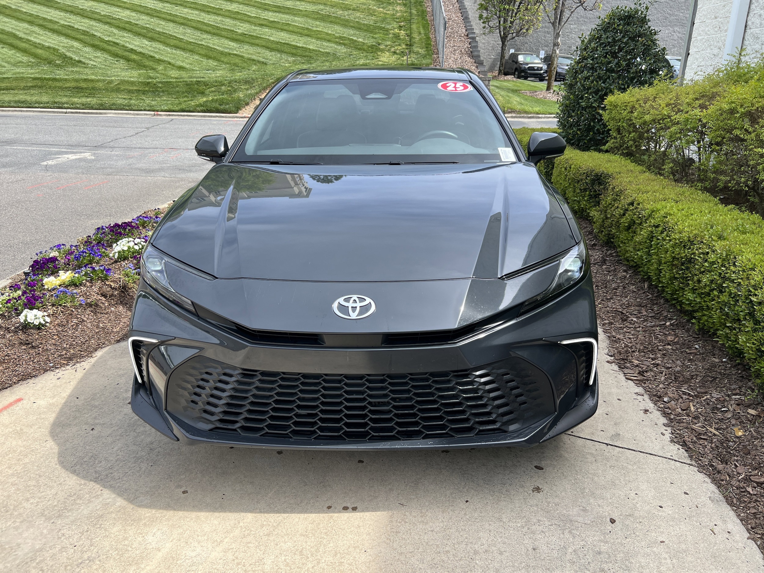 2025 Toyota Camry SE photo 2