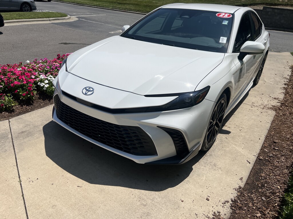 Used 2025 Toyota Camry SE Sedan