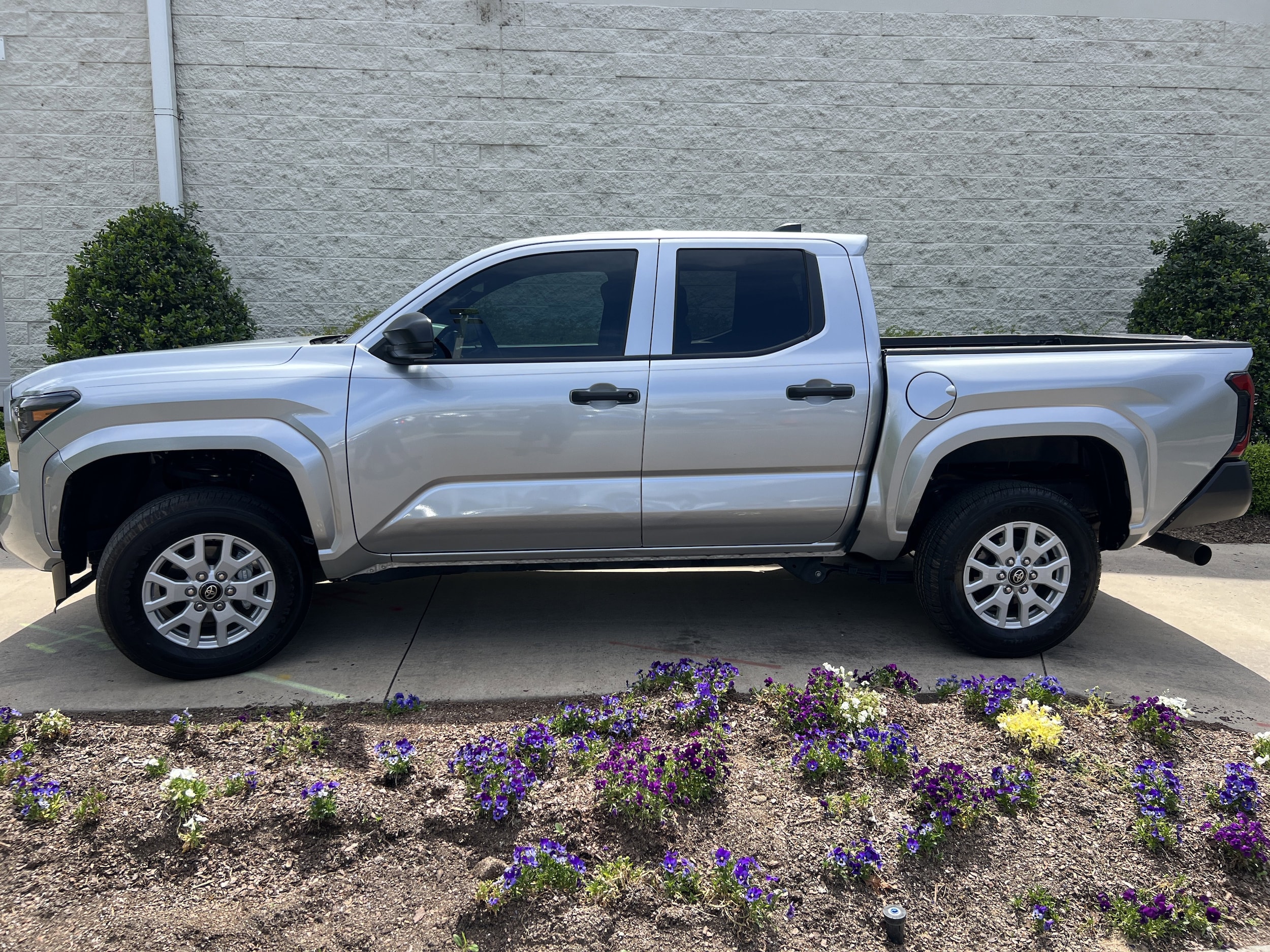 2025 Toyota Tacoma 2WD SR photo 5