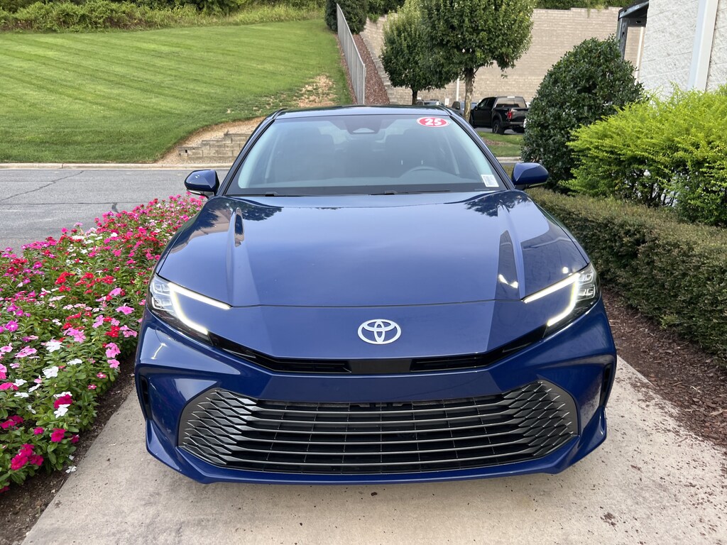 Used 2025 Toyota Camry XLE Sedan