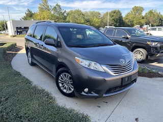2017 Toyota Sienna XLE Premium Minivan
