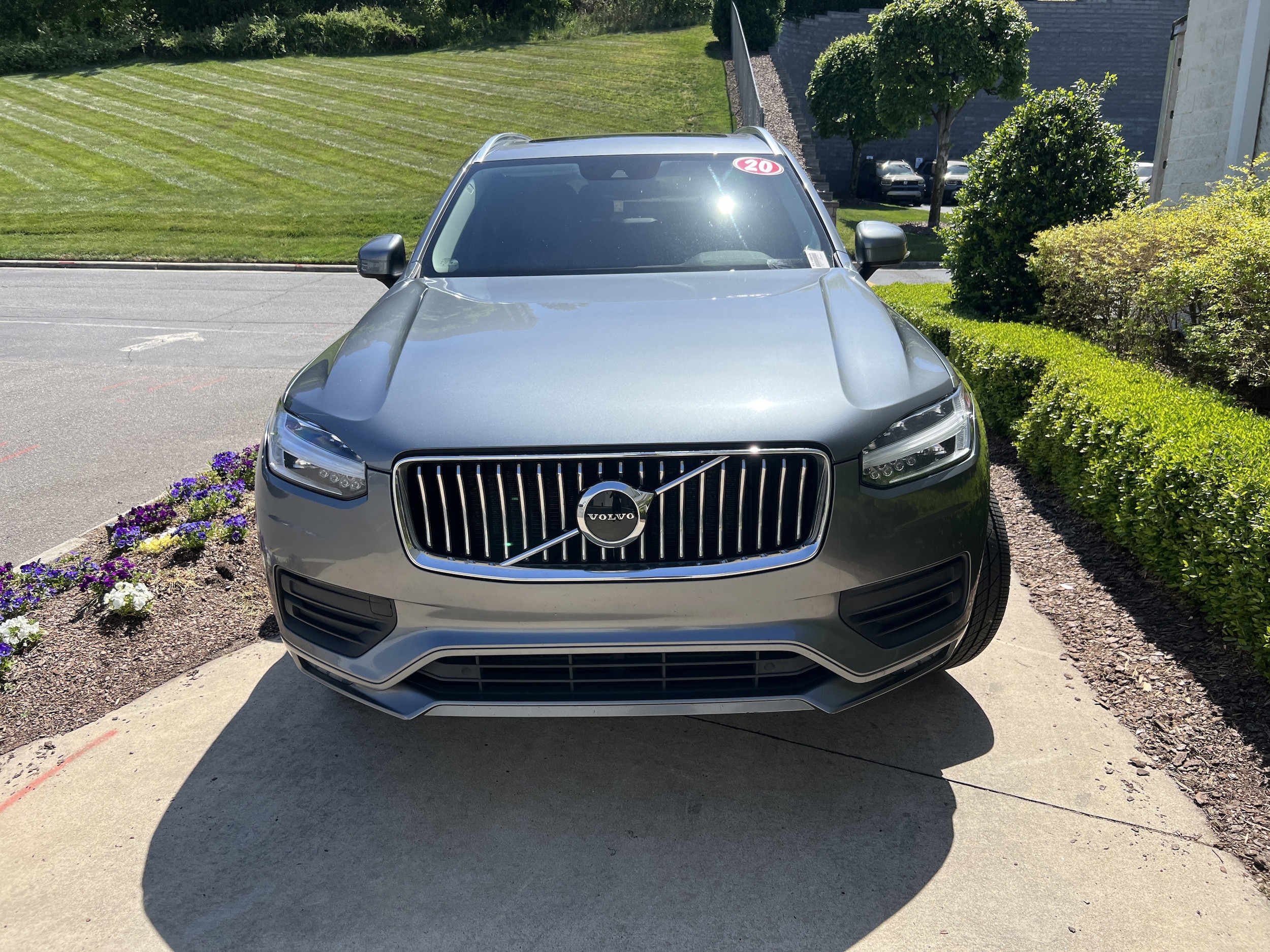 2020 Volvo XC90 Momentum photo 2