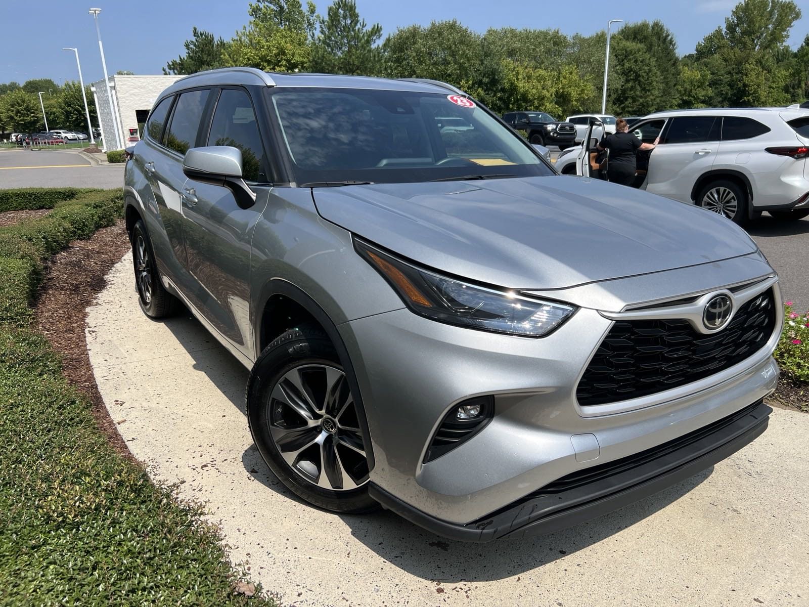 Certified 2023 Toyota Highlander XLE with VIN 5TDKDRAH5PS008625 for sale in Concord, NC