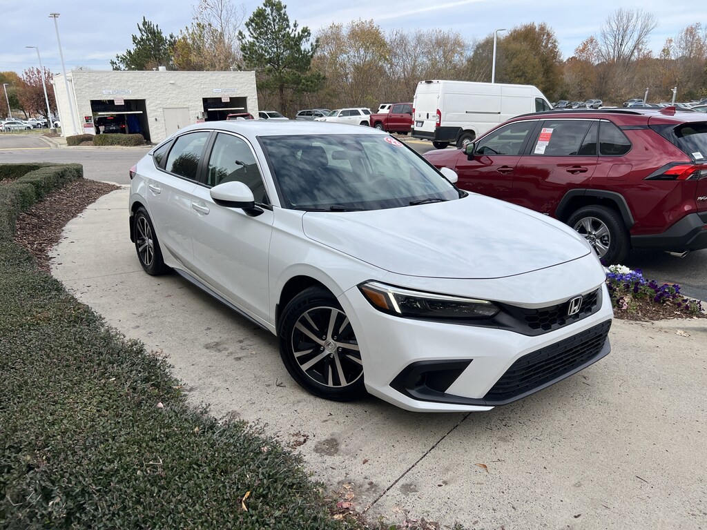 Used 2022 Honda Civic LX Hatchback