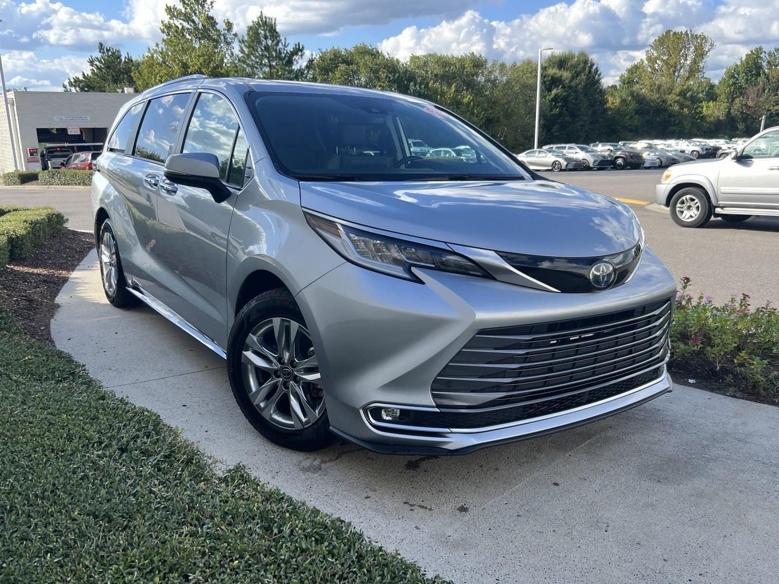 Used 2022 Toyota Sienna Limited with VIN 5TDZRKEC9NS078034 for sale in Concord, NC