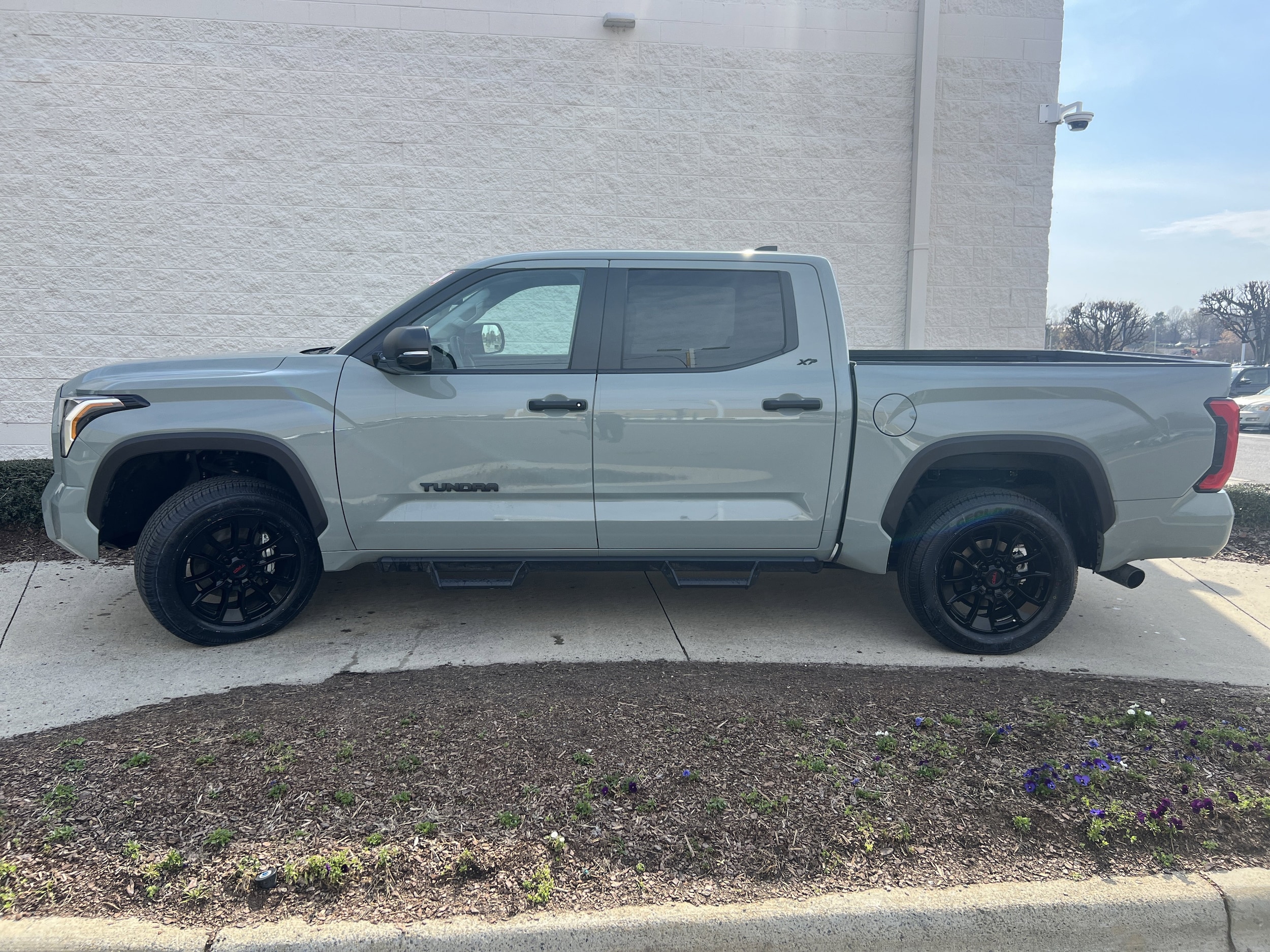 2024 Toyota Tundra 4WD SR5 photo 5