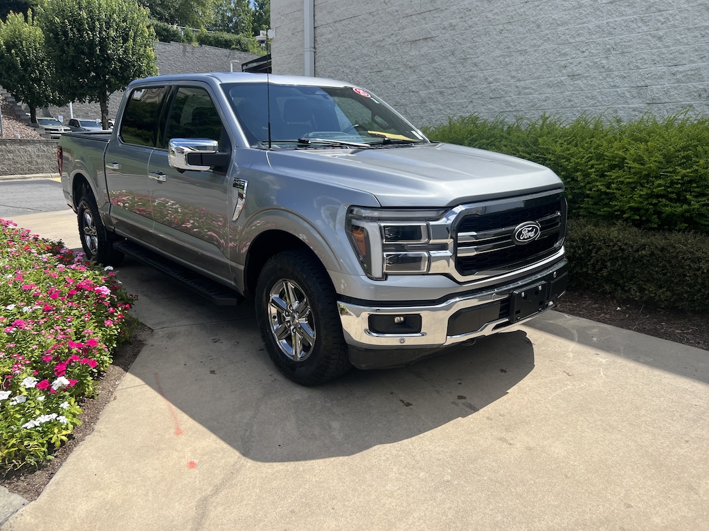 Used 2025 Ford F-150 LARIAT Pickup