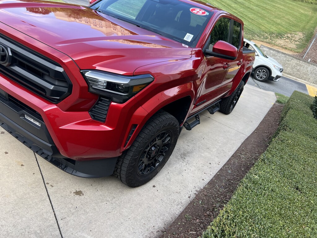 Used 2025 Toyota Tacoma 4WD SR5 Pickup